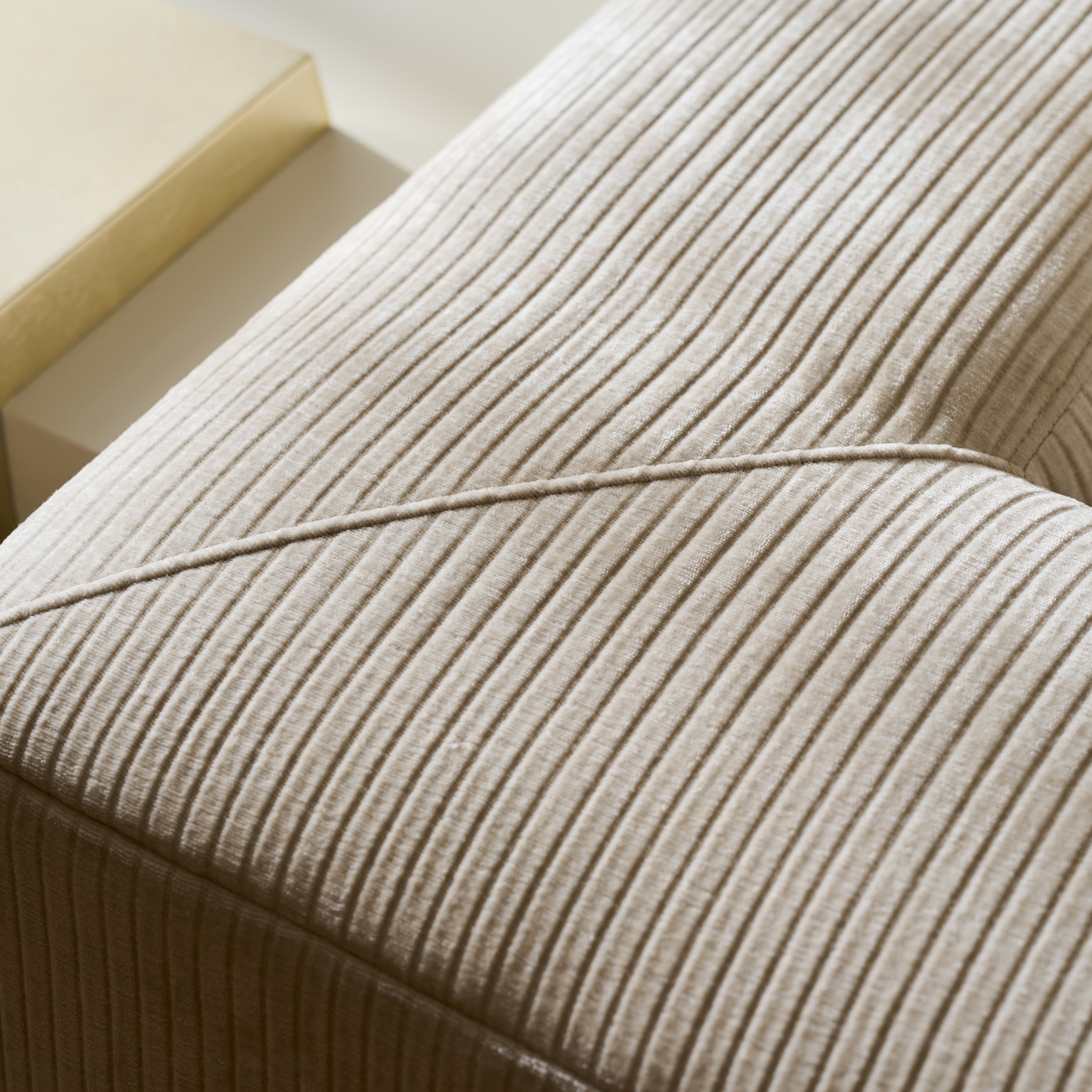 detail of Bello Corner Raf Chair