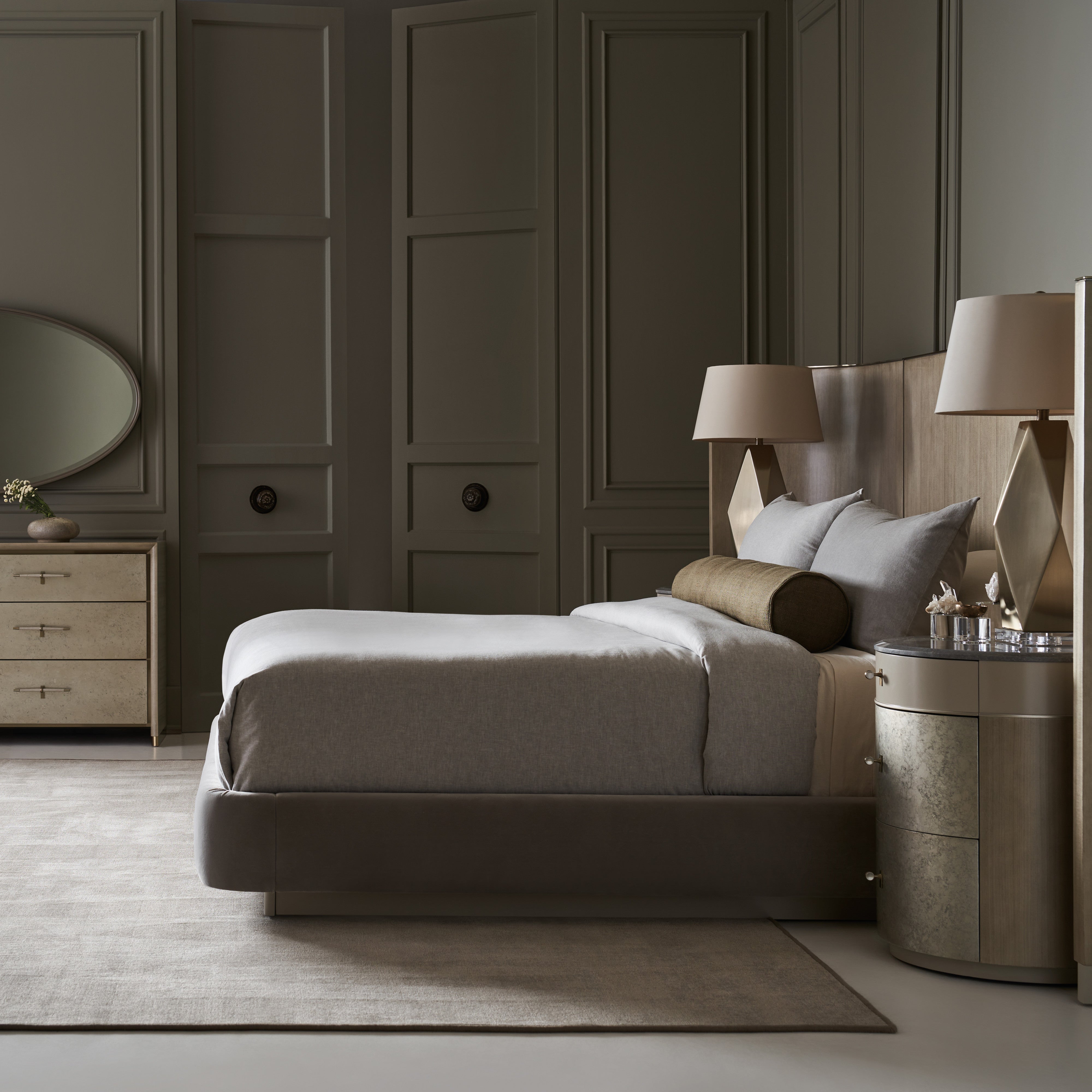 room with Dream Chaser Bed With Wings-King