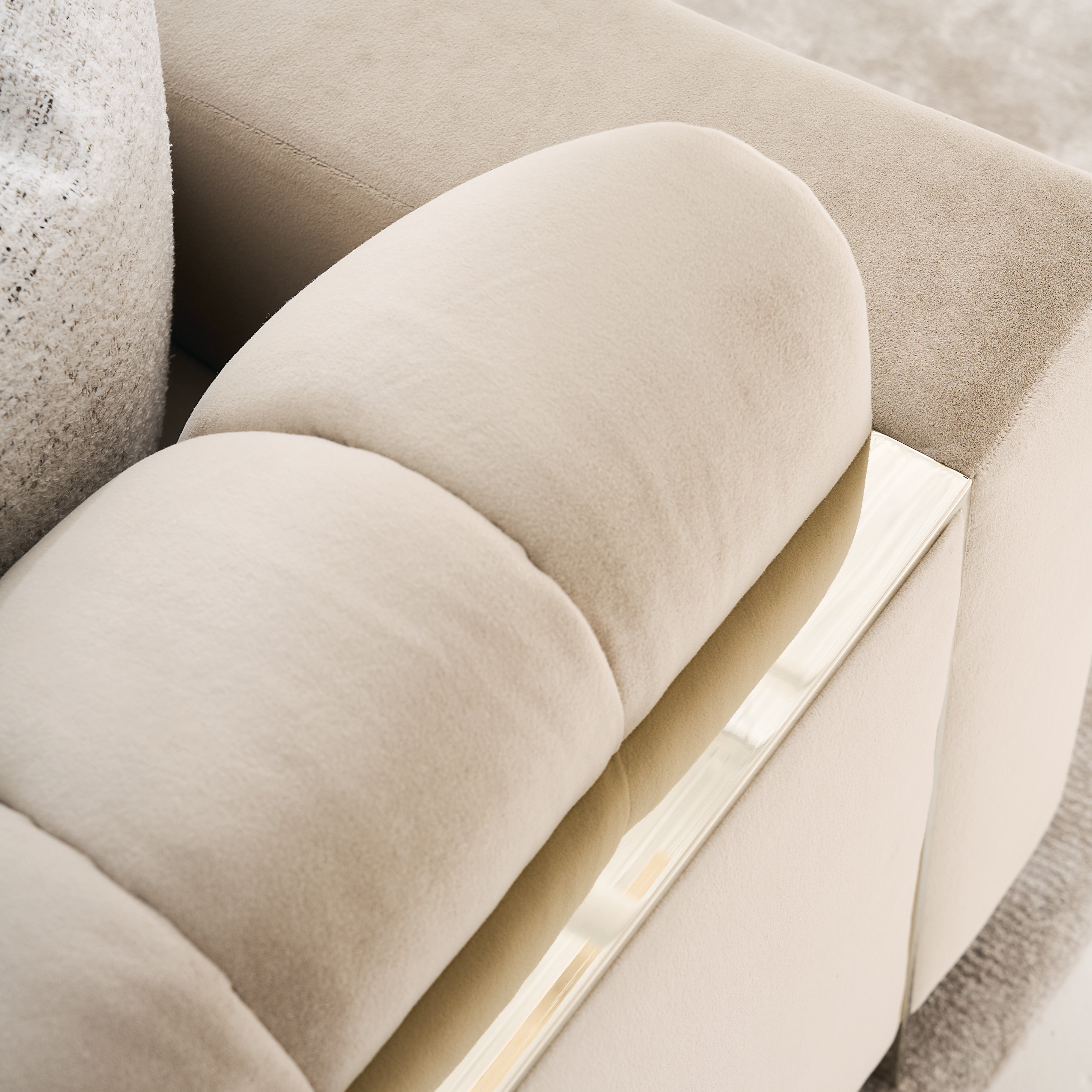 detail of 105 Well Balanced Sofa