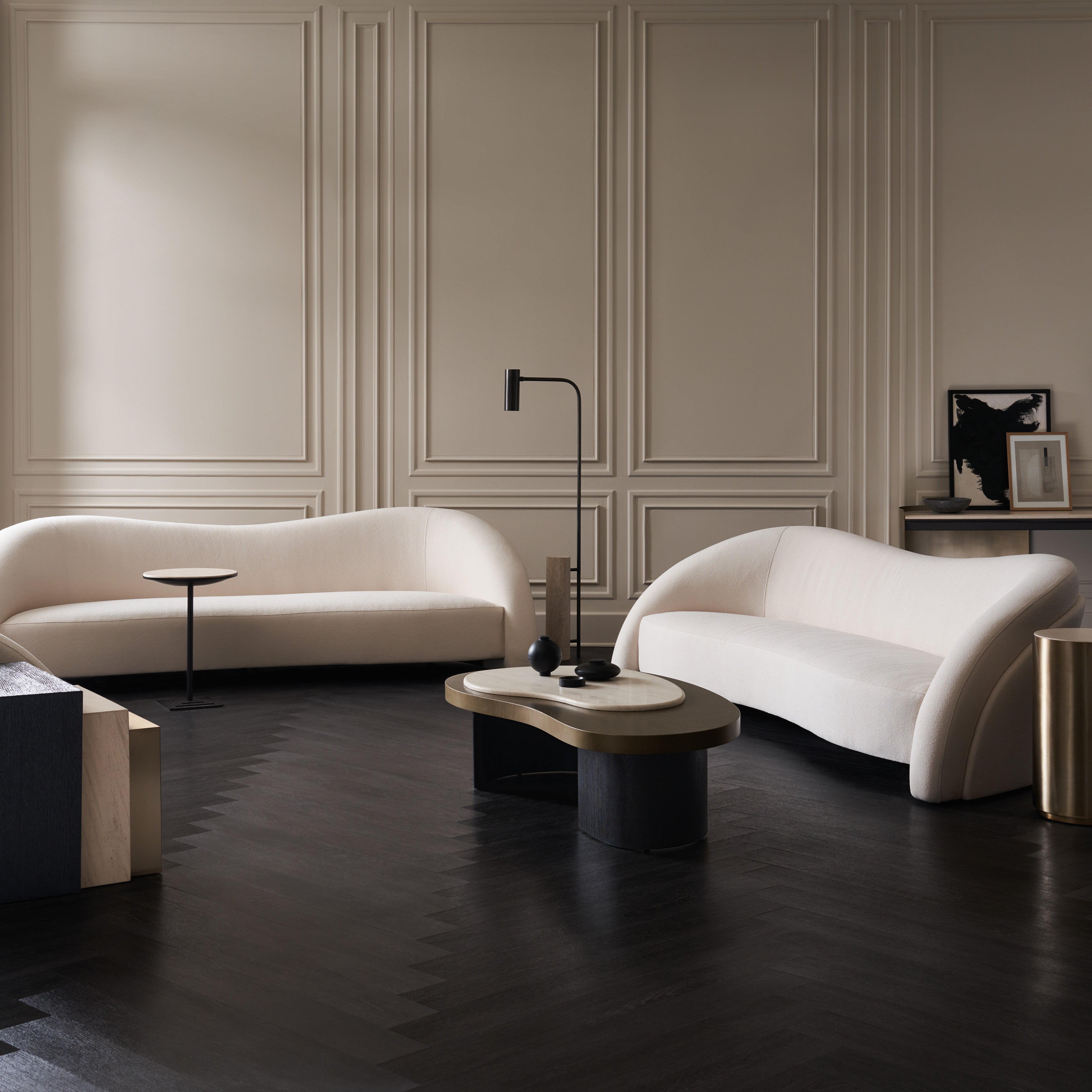 room with Contrast Light Spot Table
