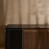detail of Gelee Media - Caramello