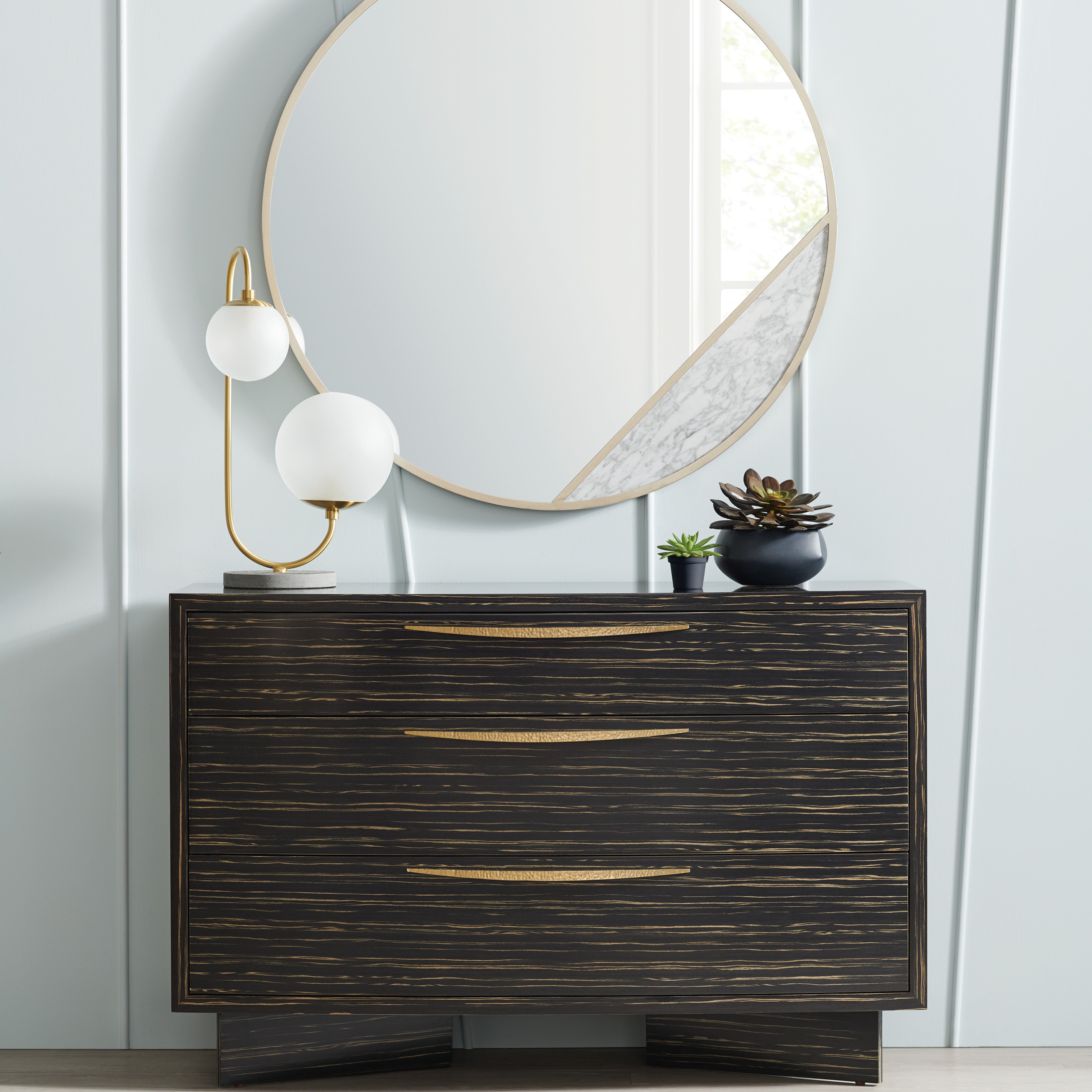 detail of Vector Dresser