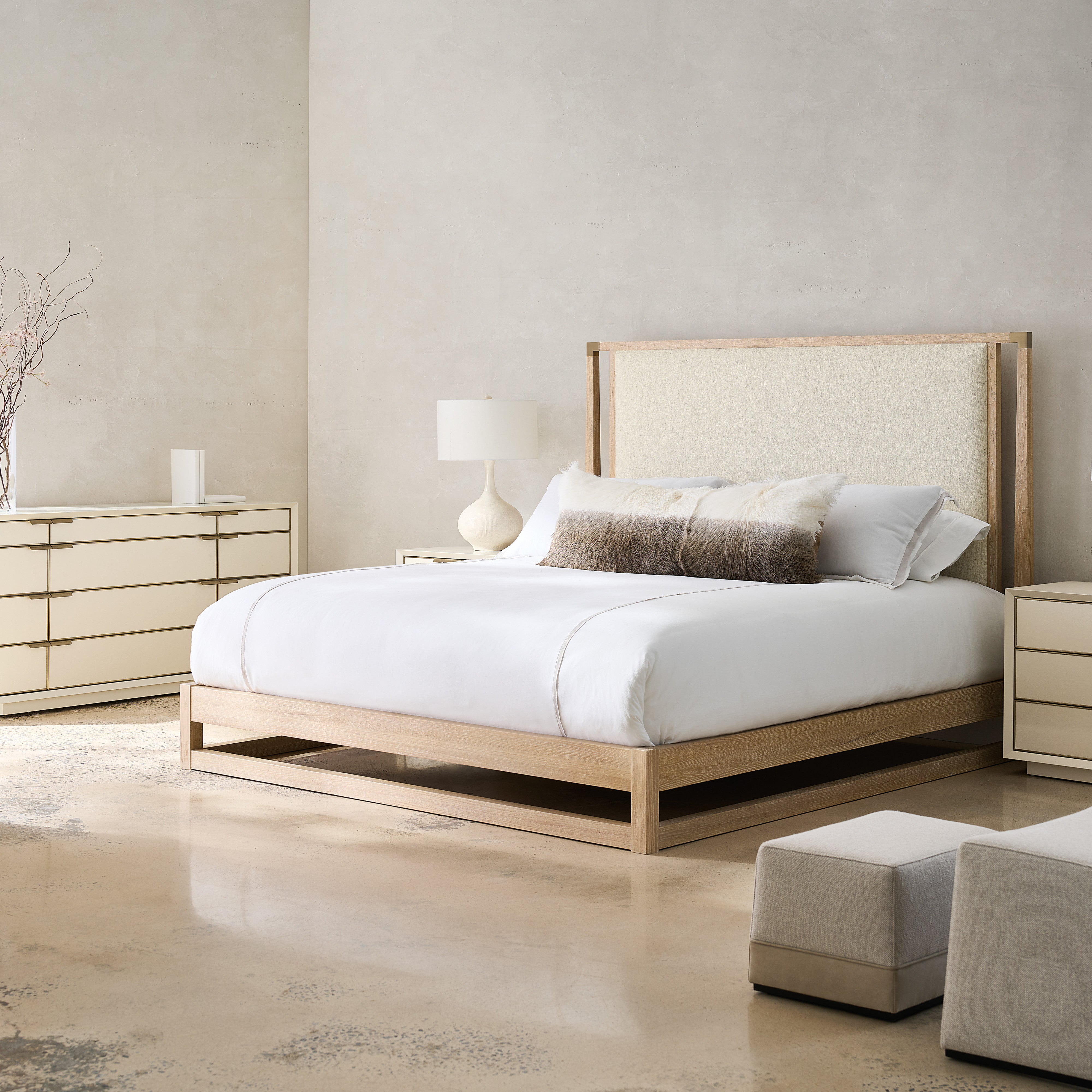 room with Pinstripe Uph Bed Light - Kg