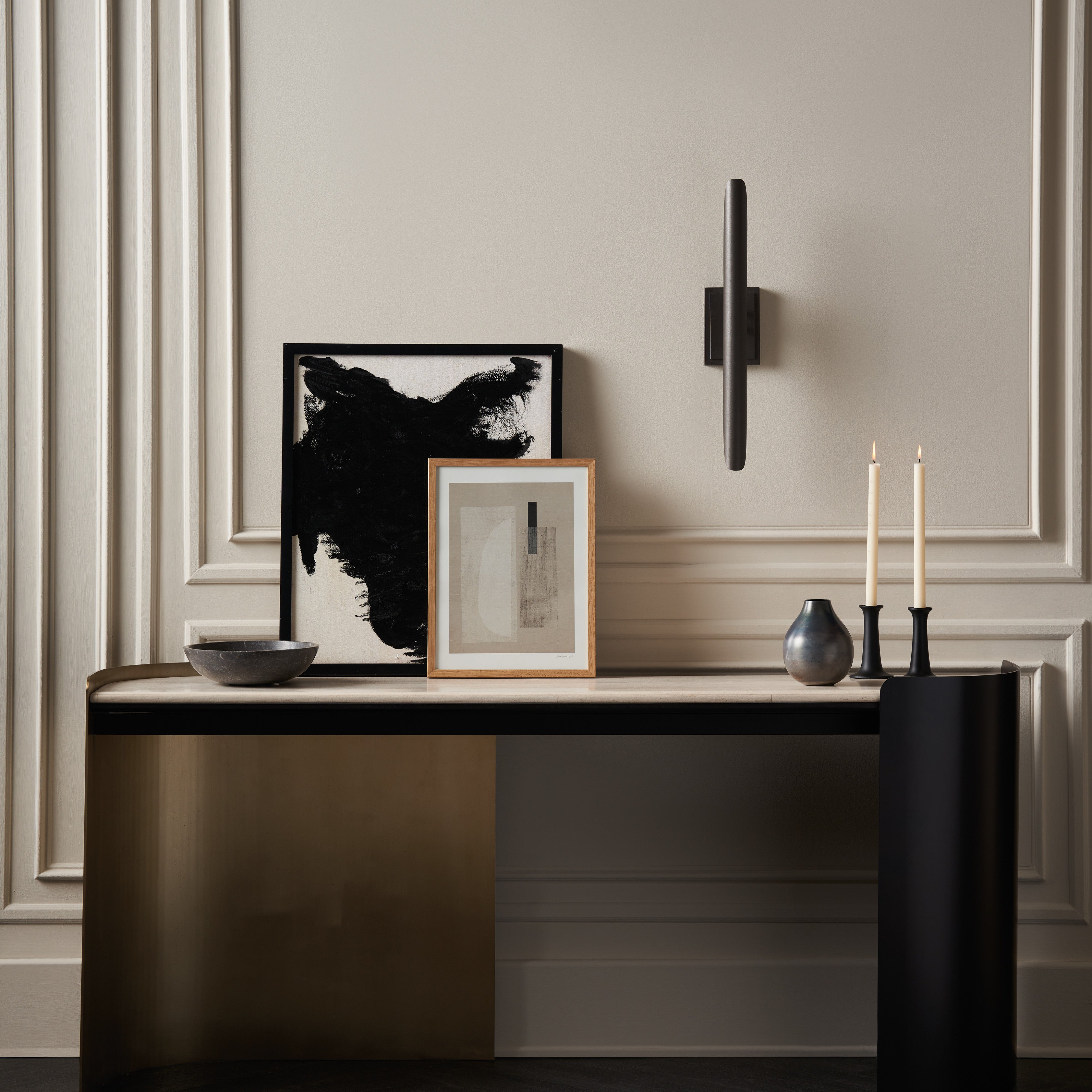 room with Movement Console/Desk