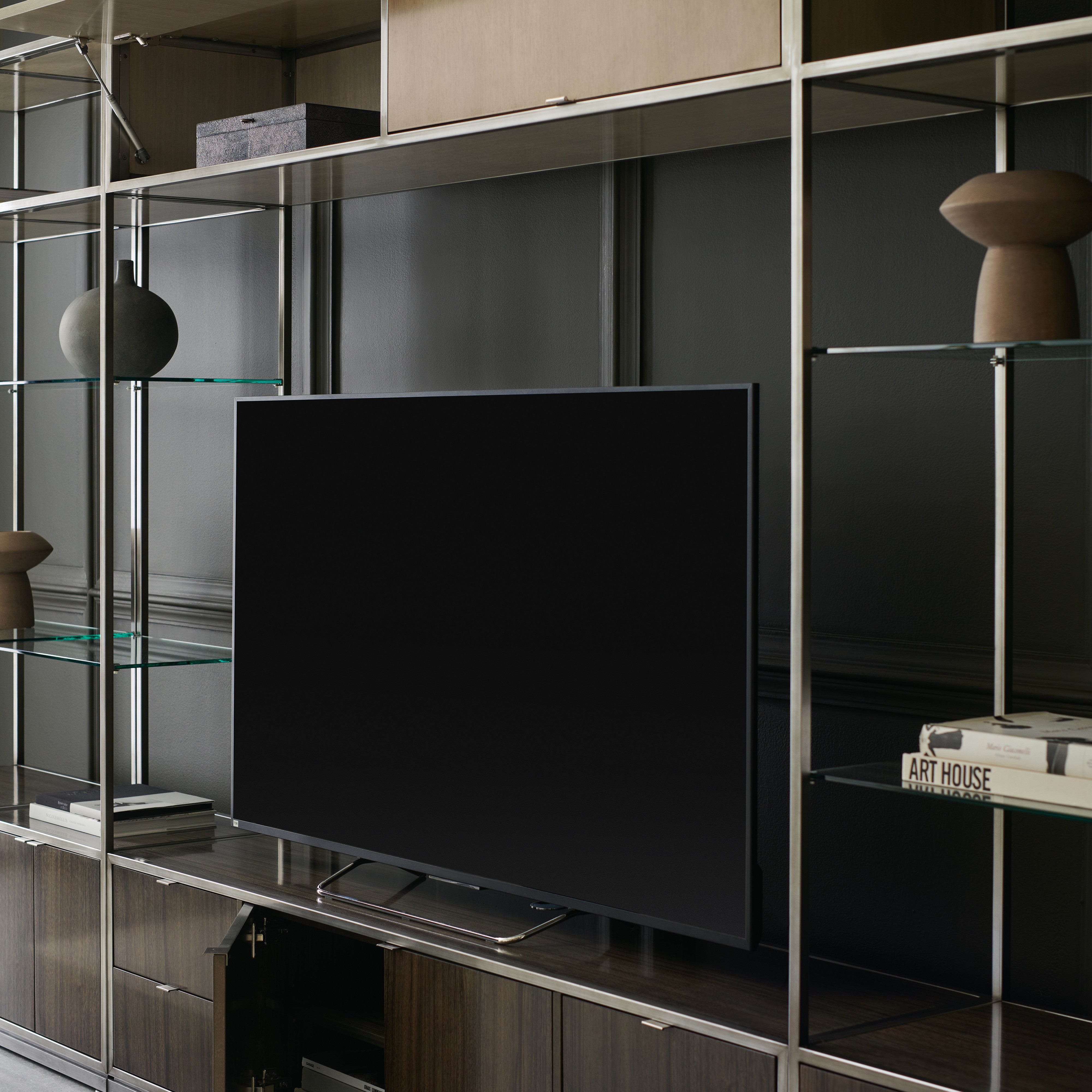 detail of La Moda Display Unit Bridge