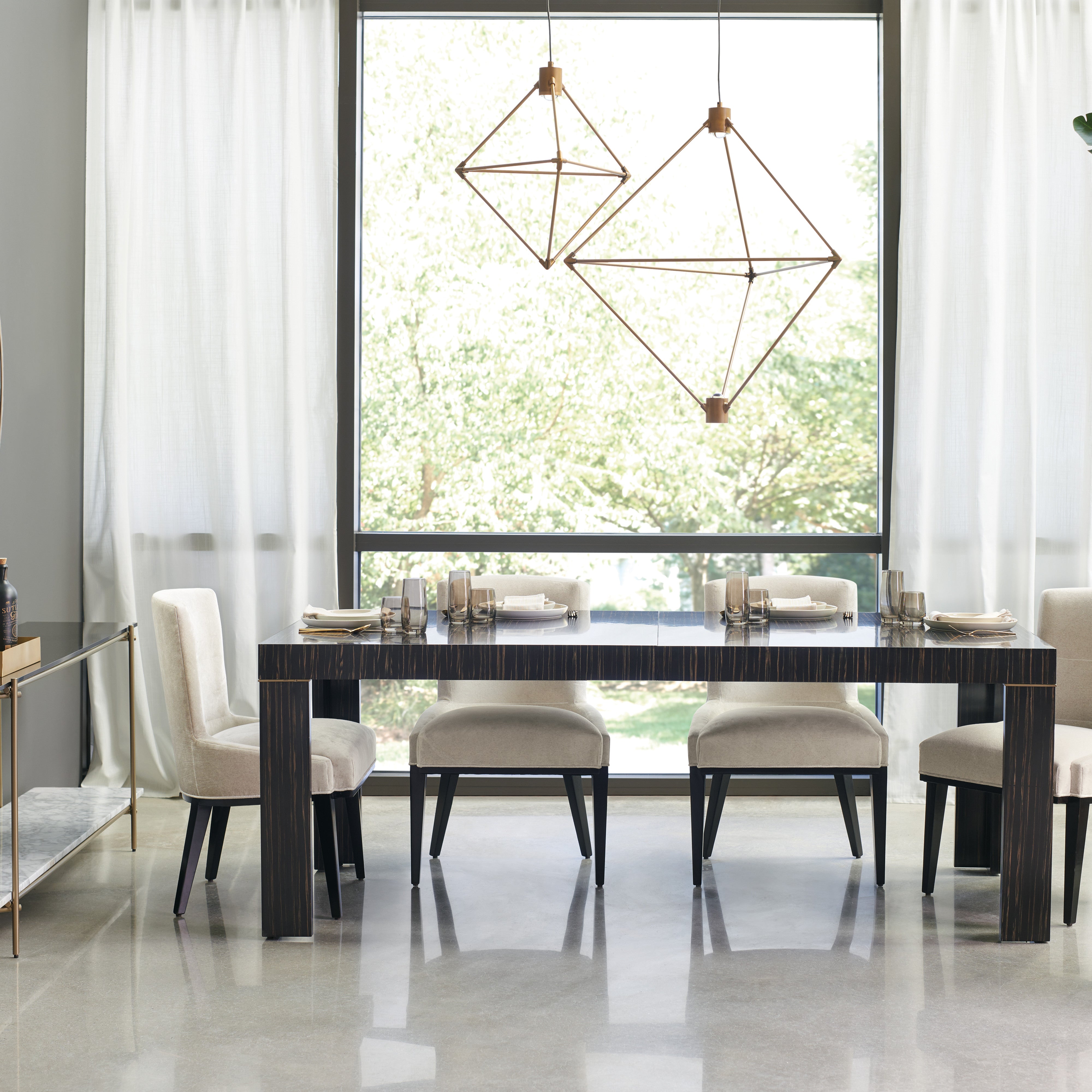 room with Edge Dining Table
