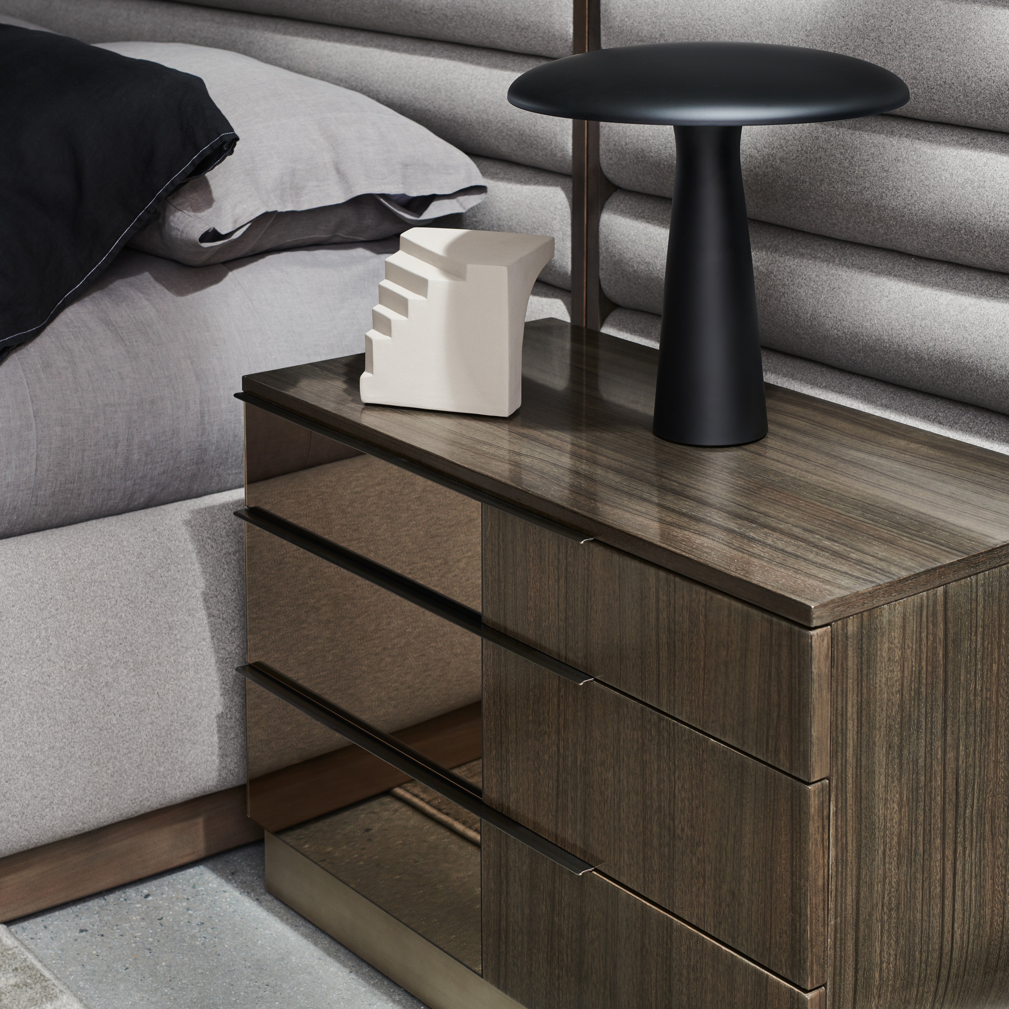 detail of La Moda Rf Nightstand
