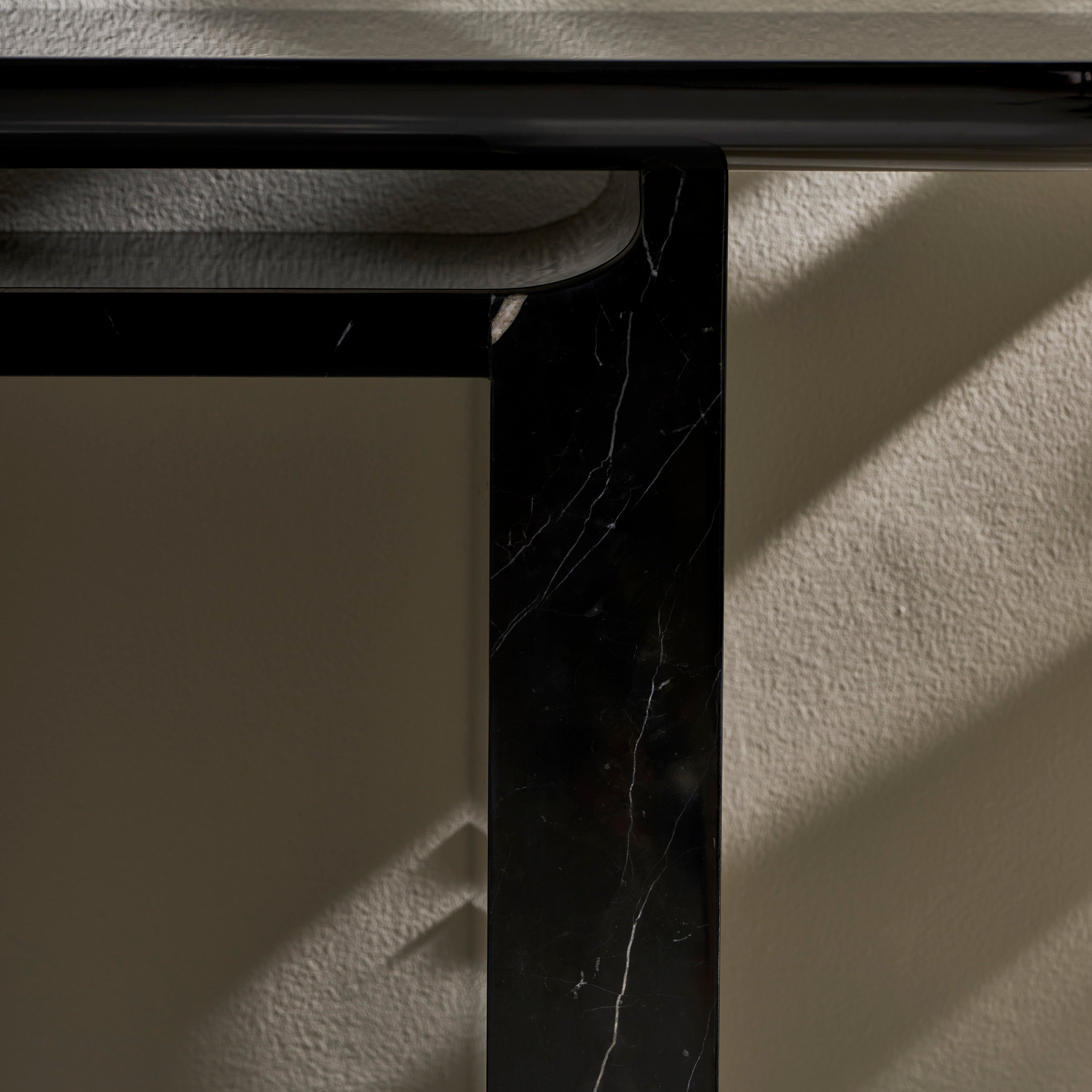 Overlap Console Dark - detail 3.0