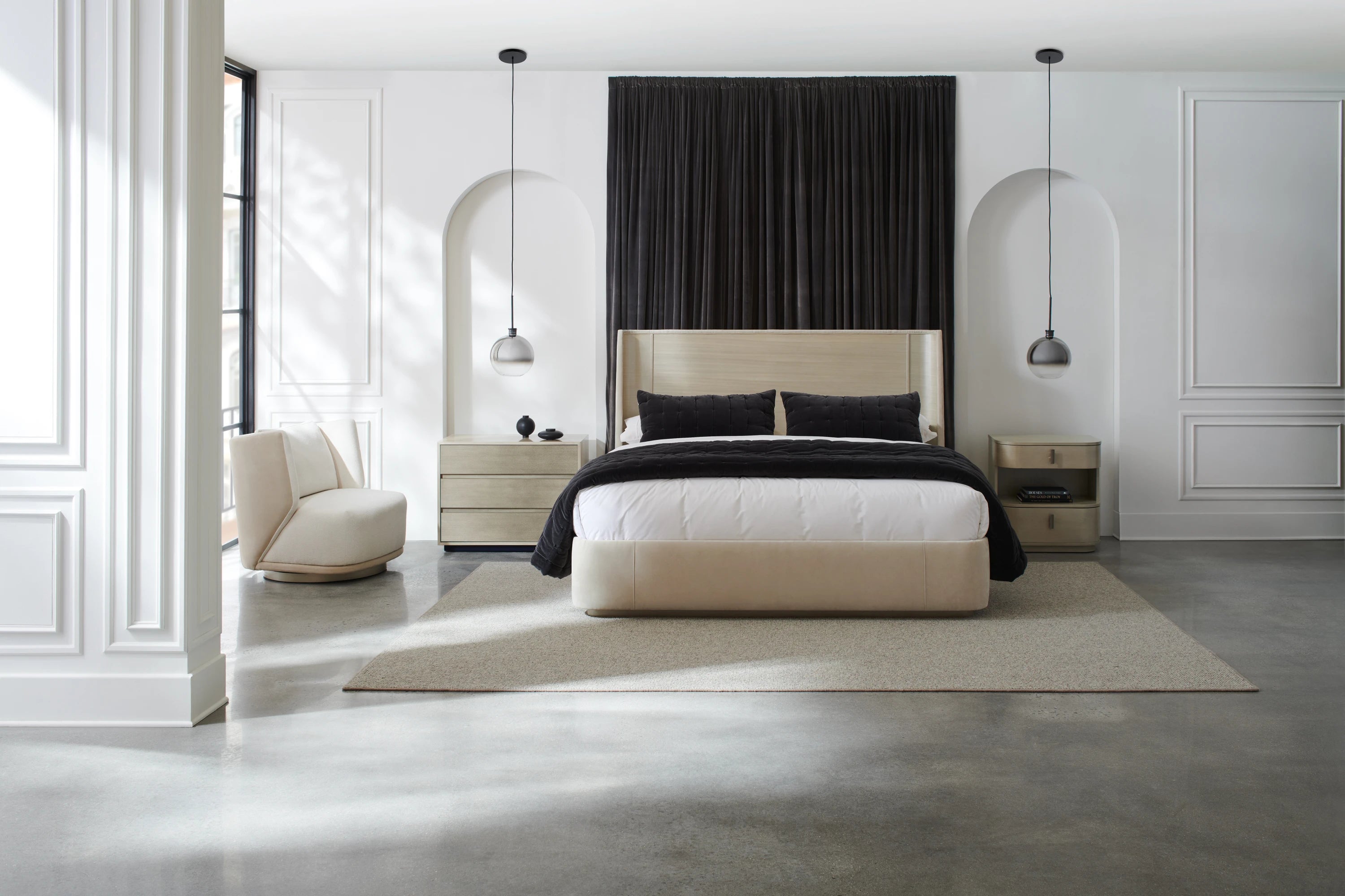 Da Vita Platform Bed - King in room - angle 3.0