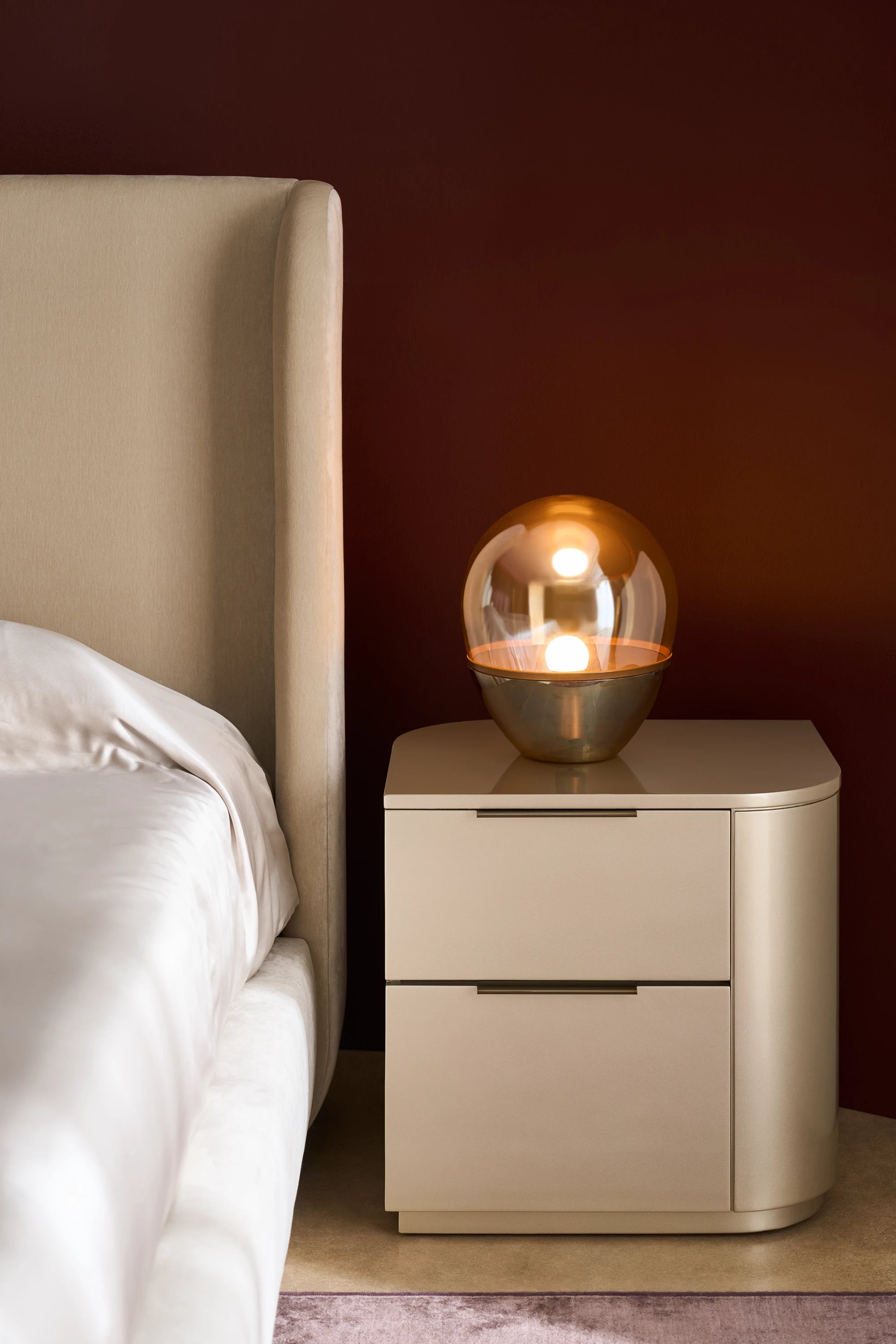 Oblique King Bed Fb - detail 3.0