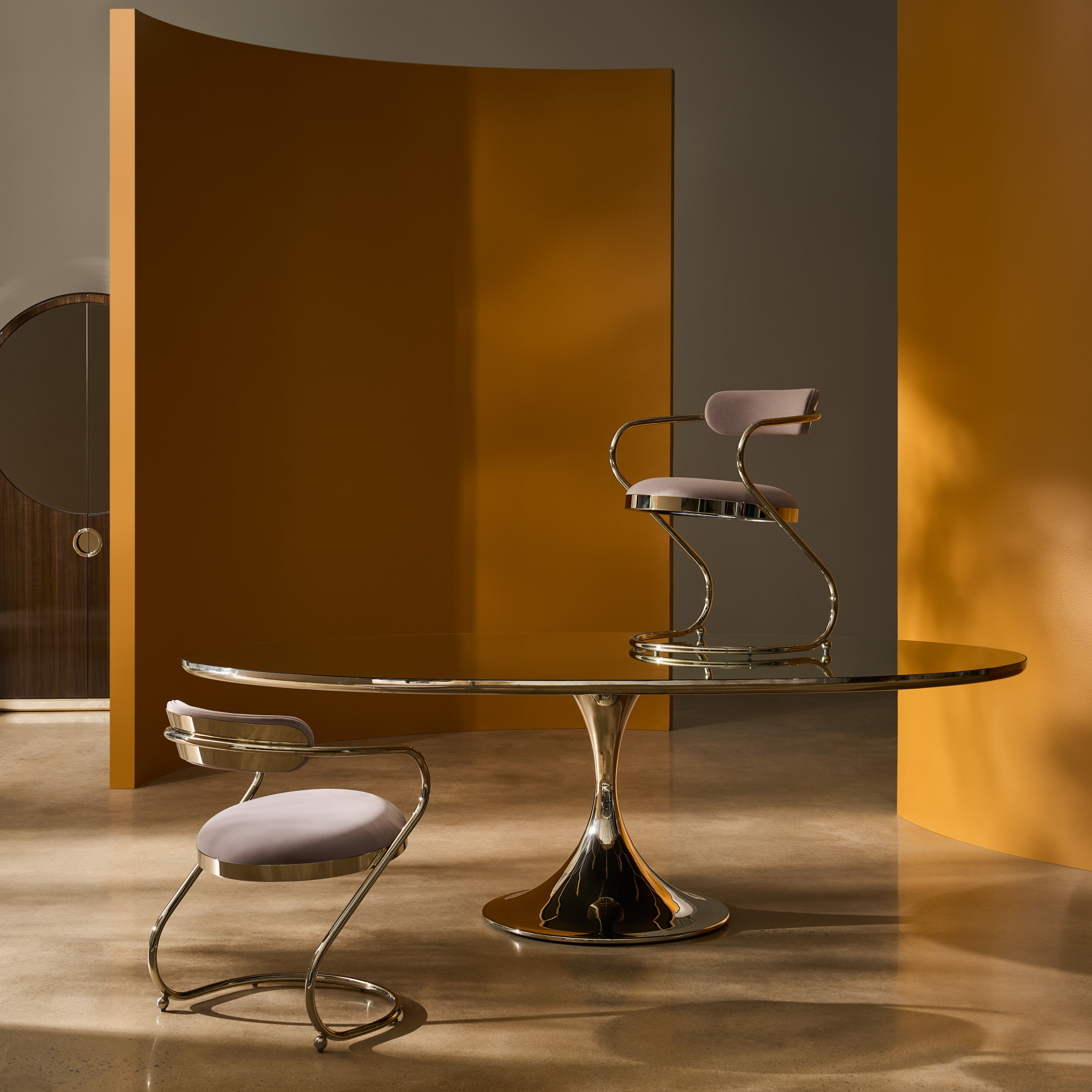 * Semper 96 Oval in room - angle 2