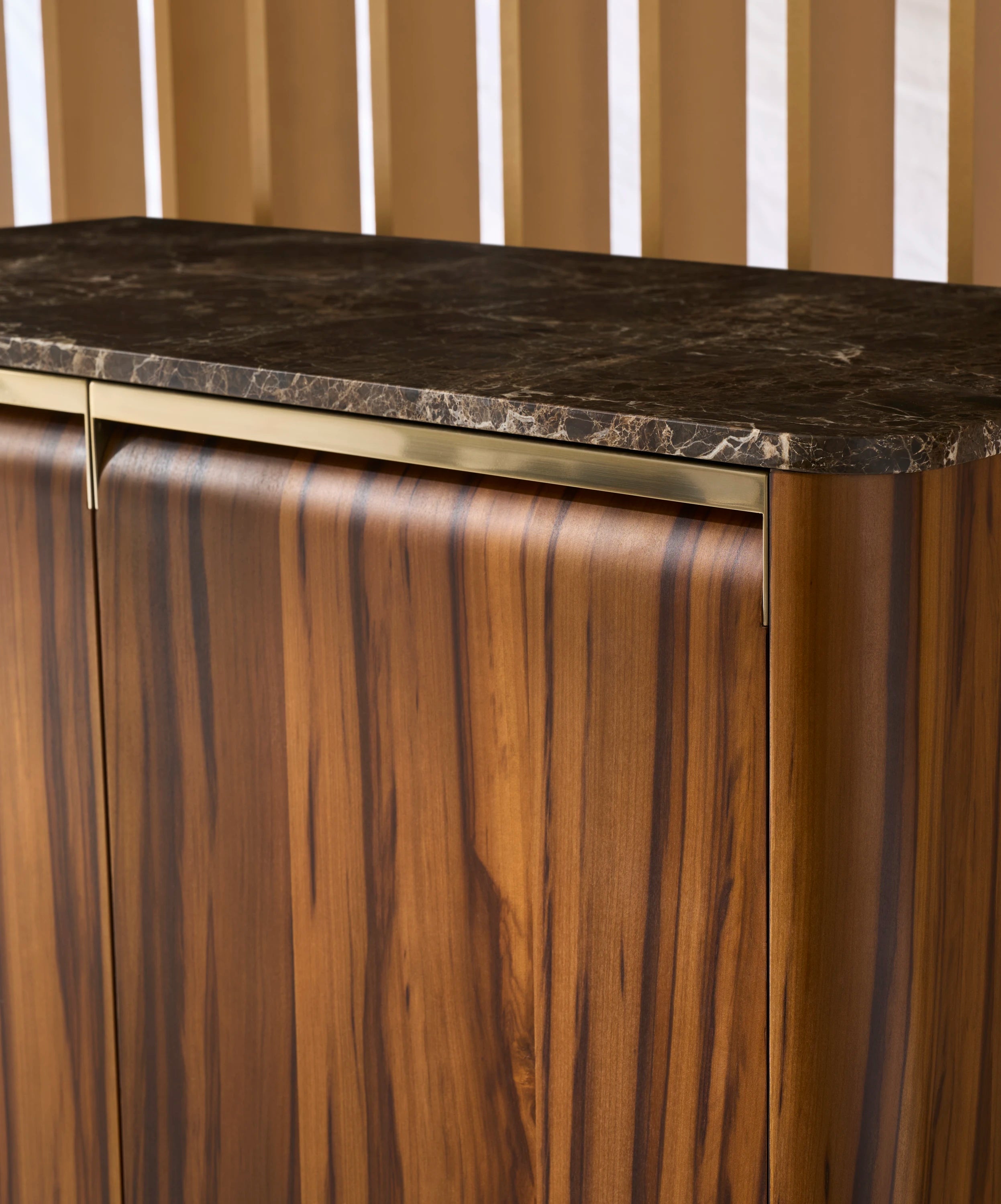 ALTURA GLASS TOP HALL CHEST - detail 2.0