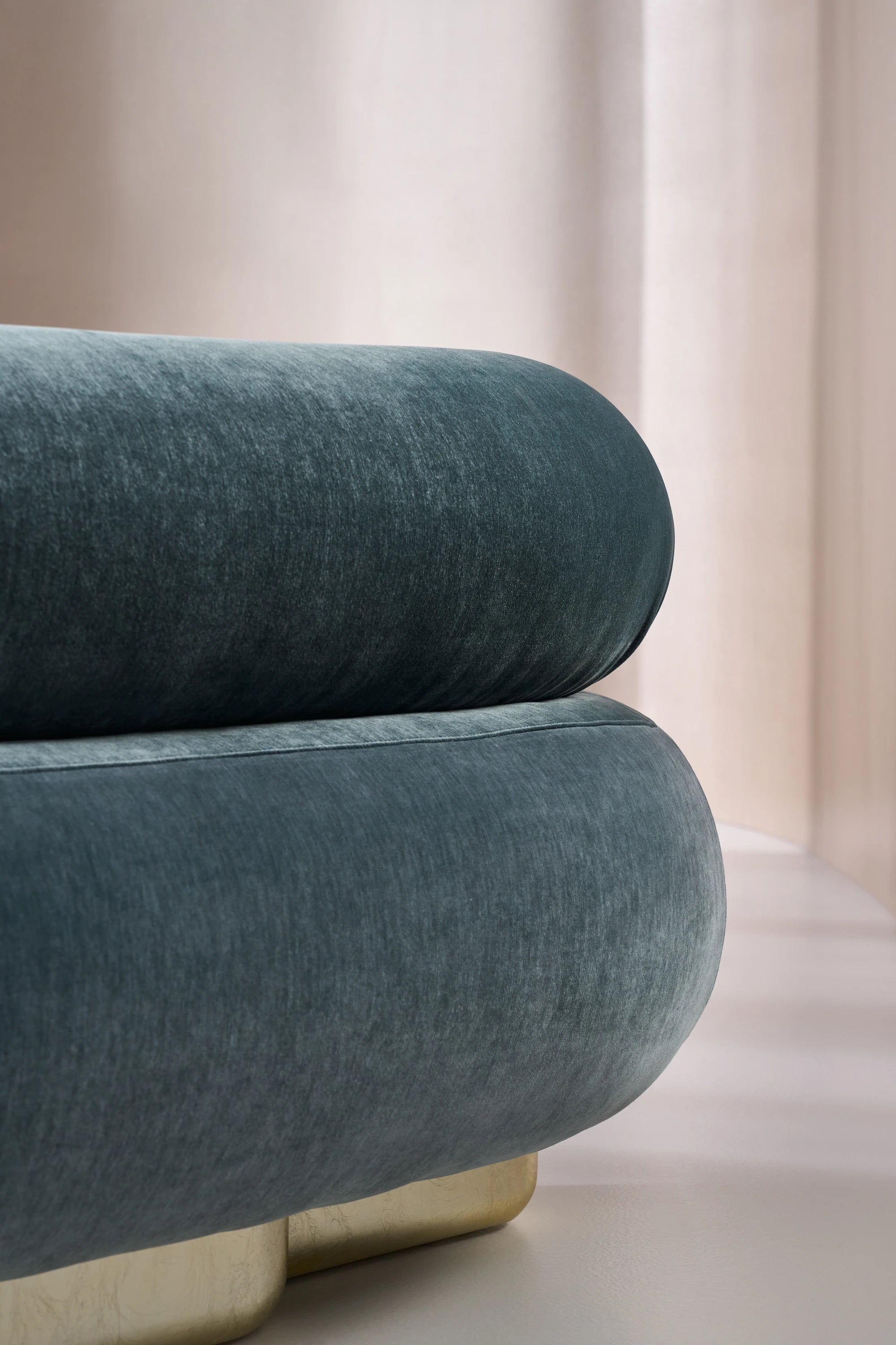 Lagoon Sofa - detail 5.0