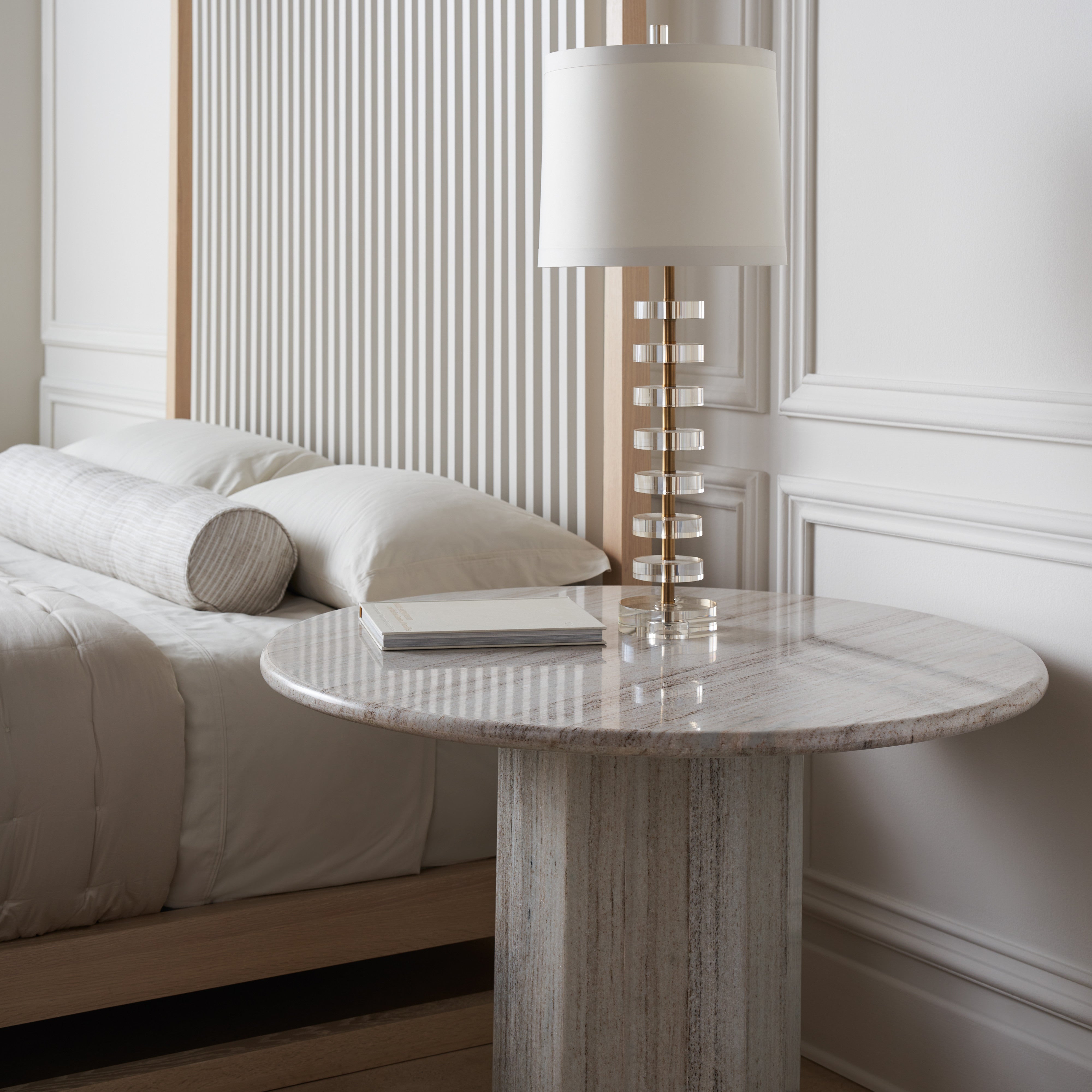 * Mesita in room - angle 4