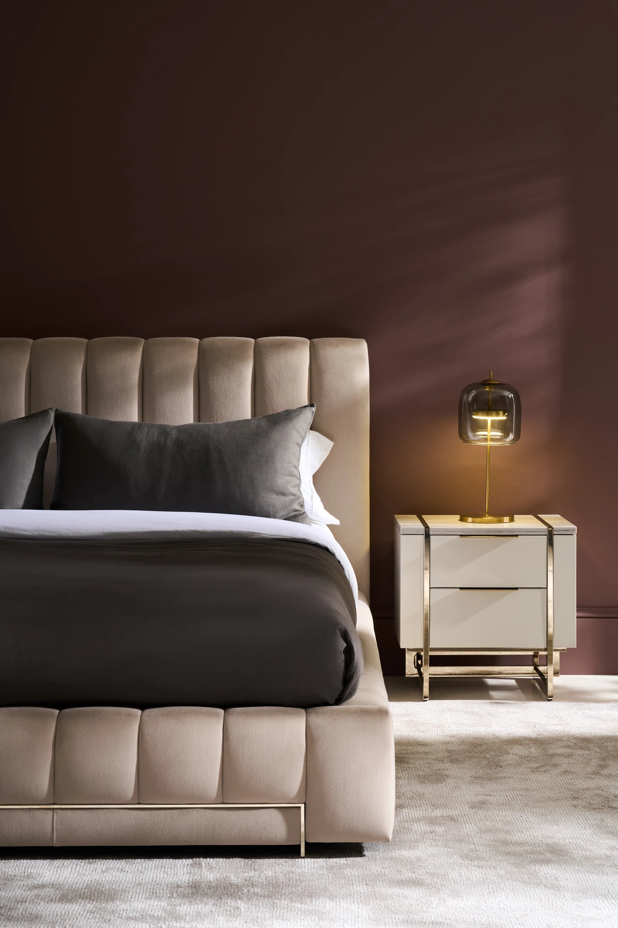 Well Balanced Qn Bed Sr Ecru in room - angle 1