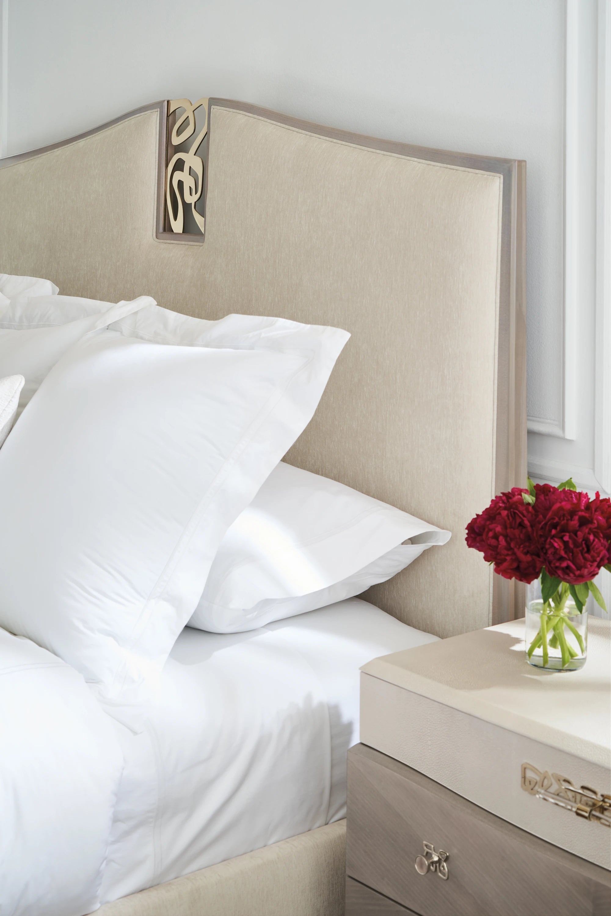 Crescendo Uph Queen Bed - detail 2.0