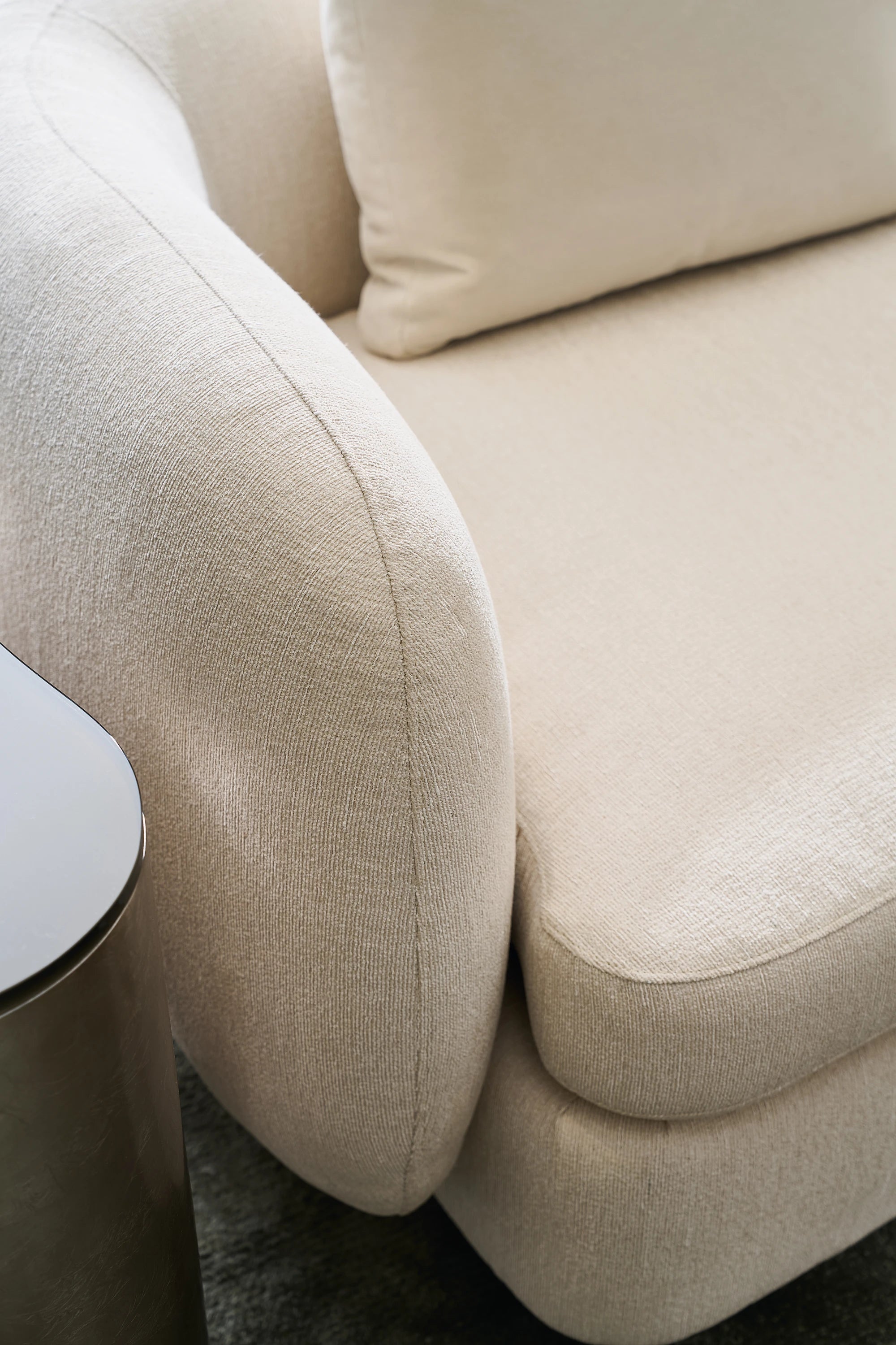 Lumi Laf Loveseat - detail 2.0