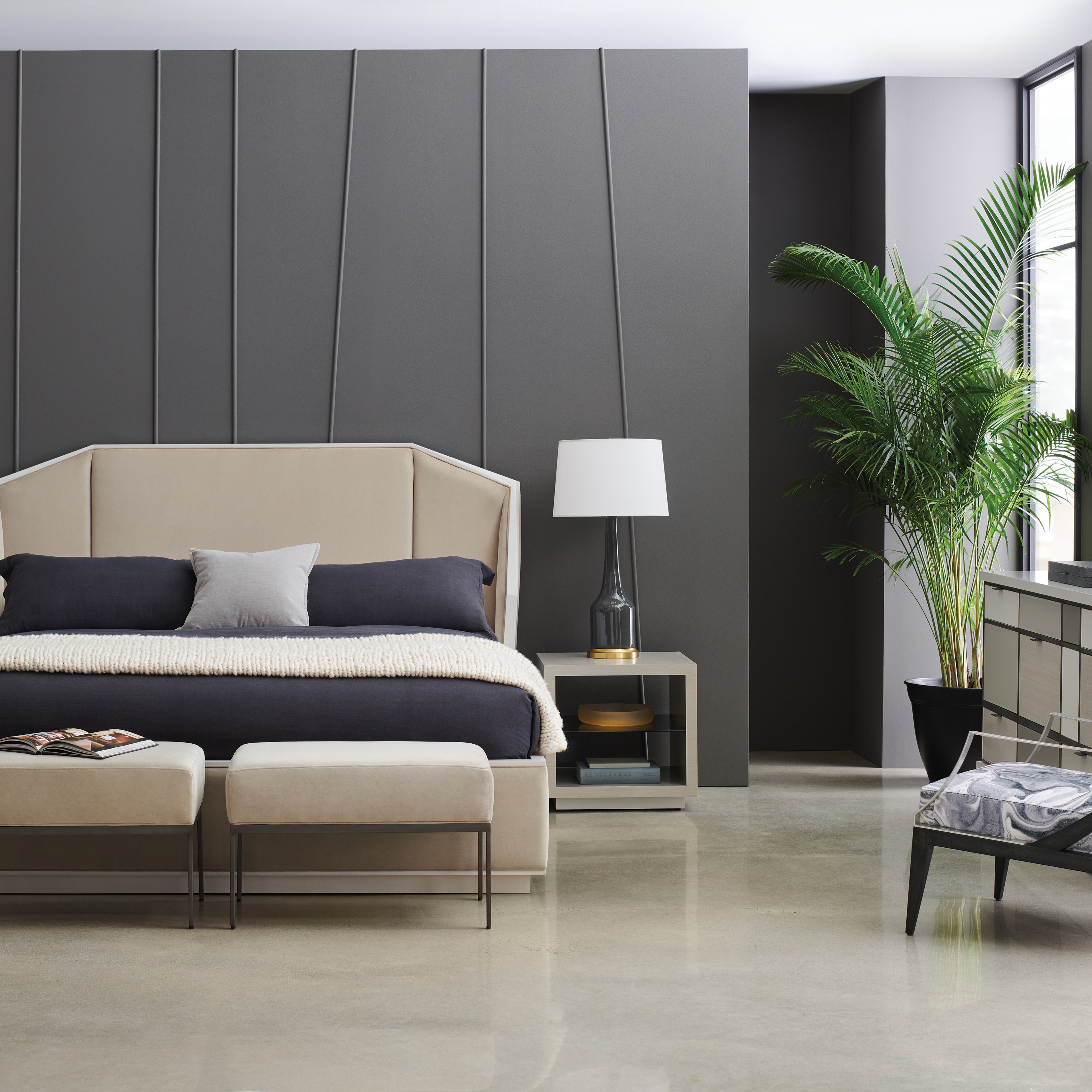 * Expressions Uph Bed - King in room - angle 3