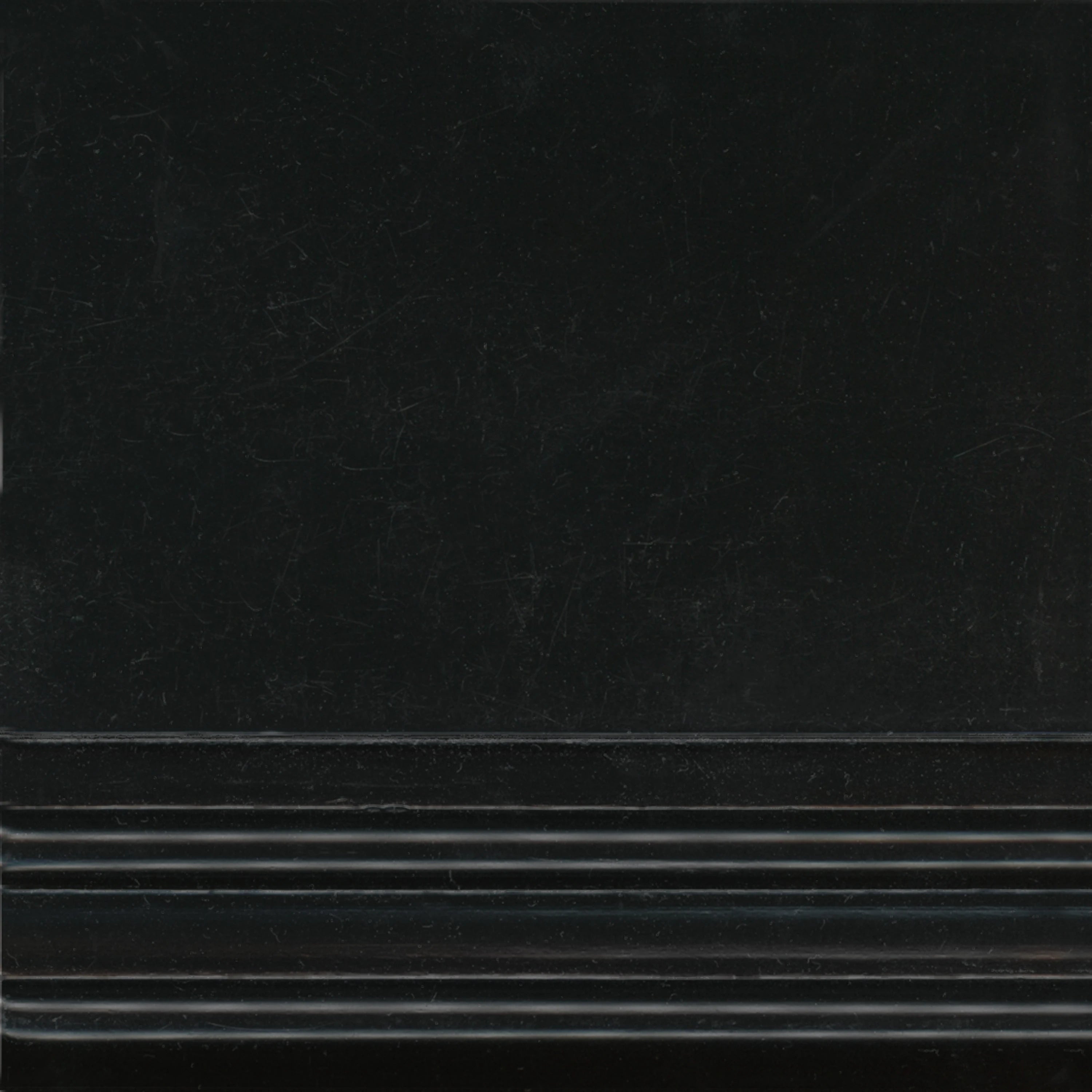 [finish]:Simply Black