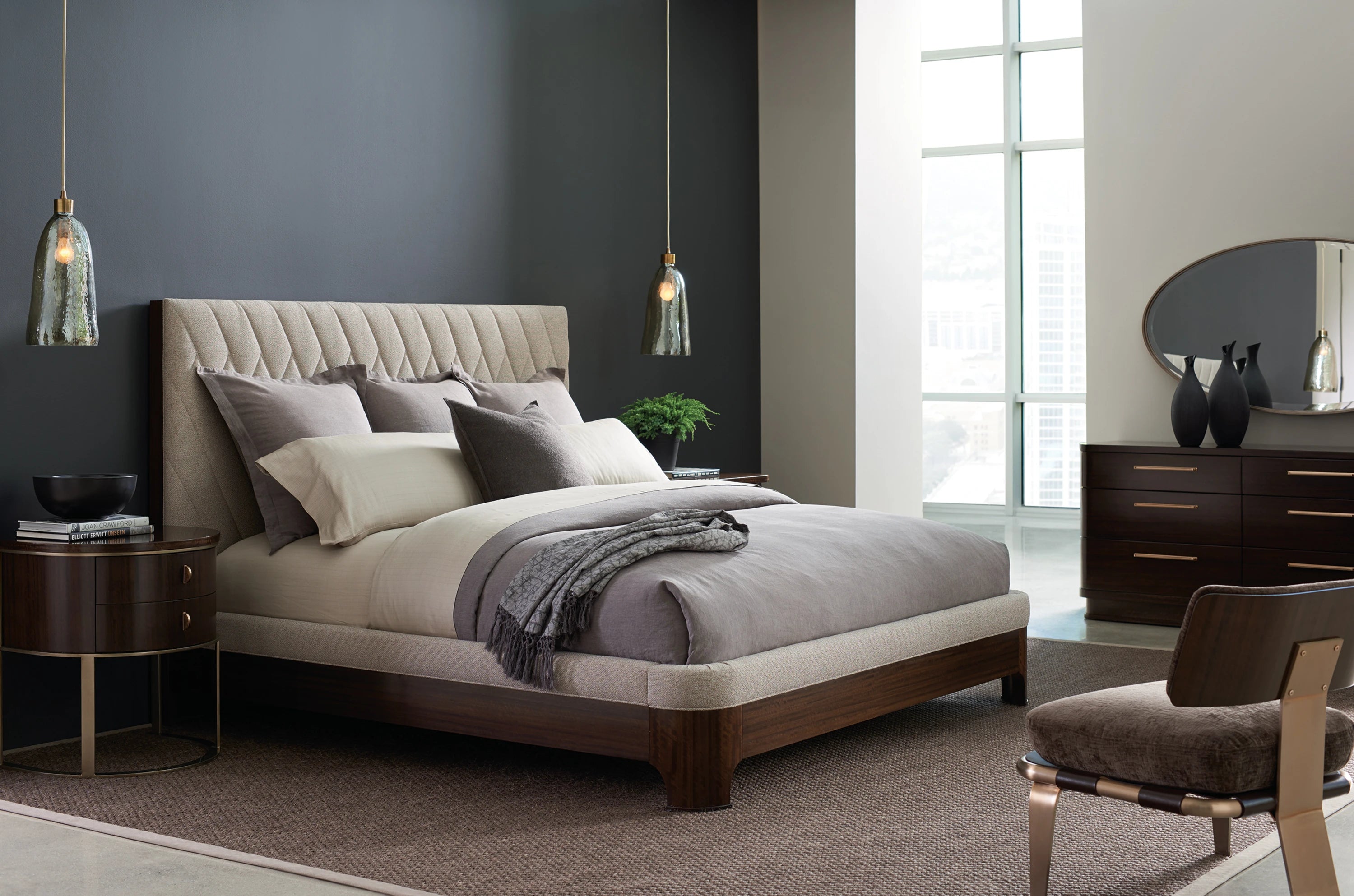 Moderne Bed Qn in room - angle 1