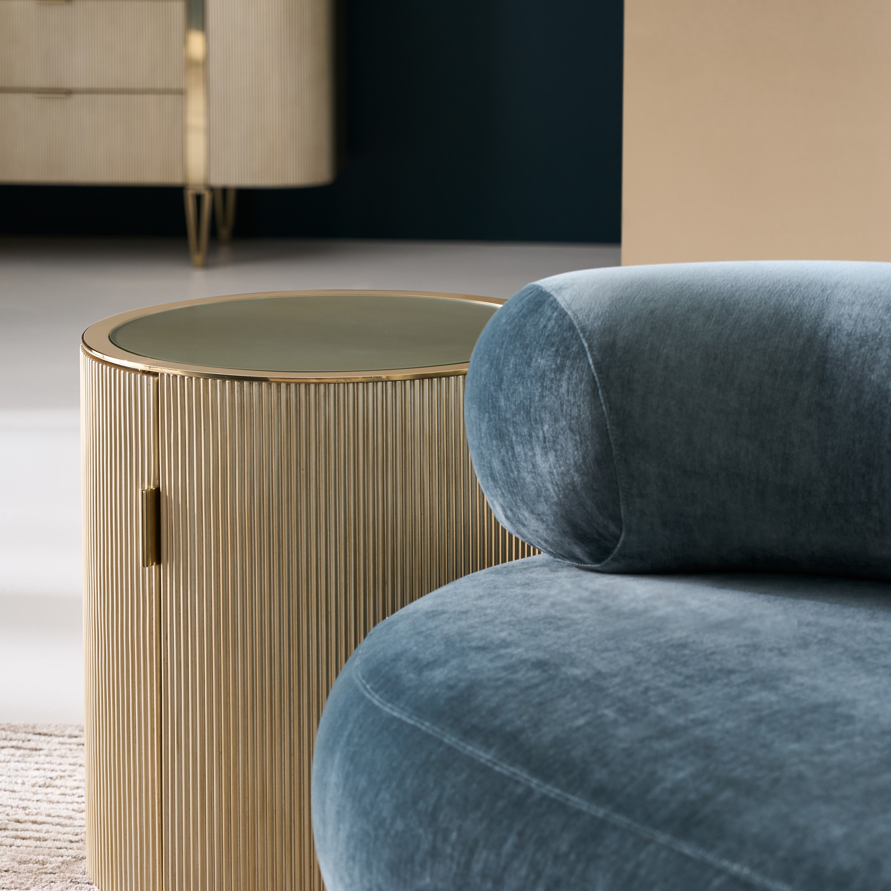 Love Round End Table - Oracle - detail 2.0