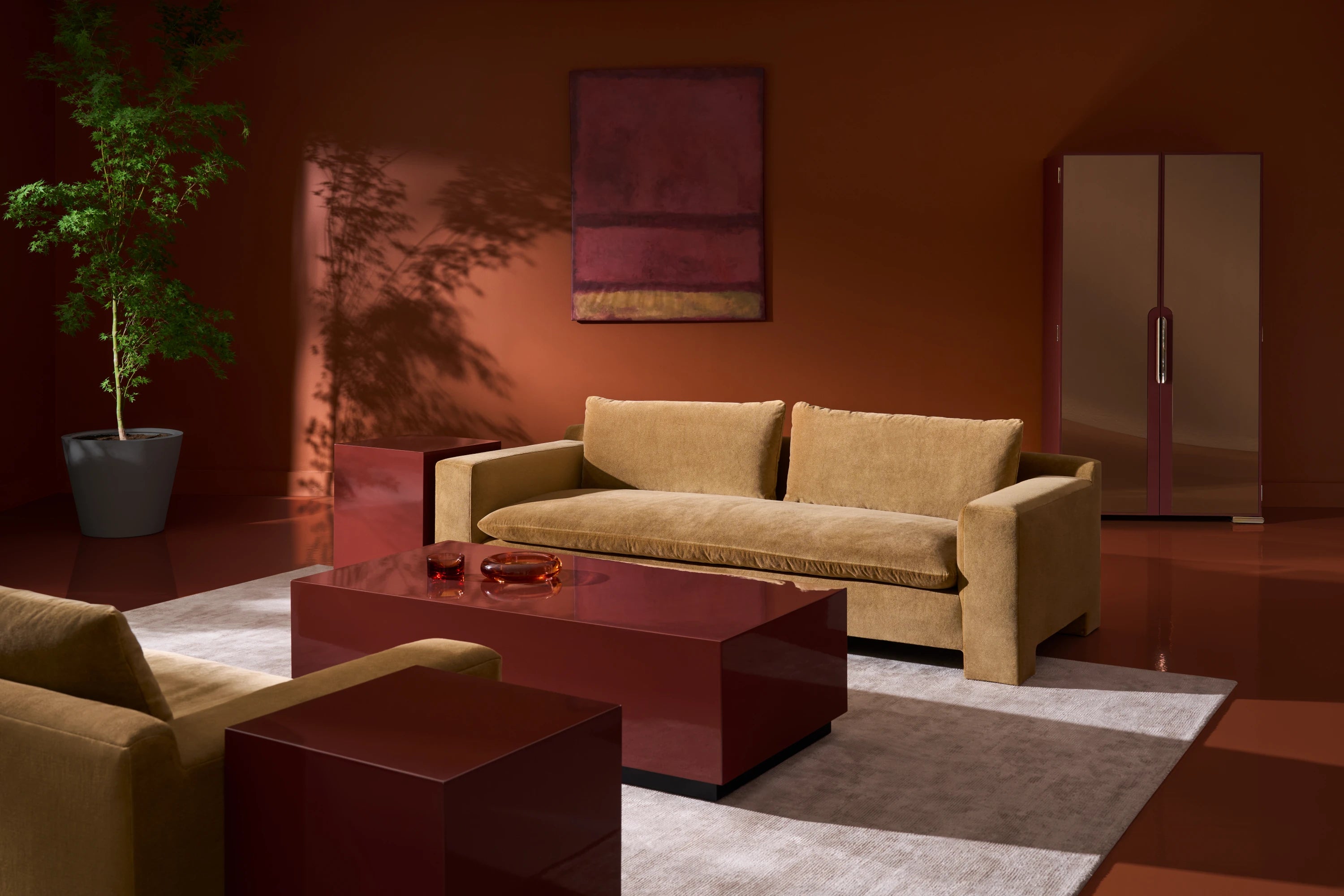 Cocktail Couture Sq End Tbl Rouge in room - angle 1