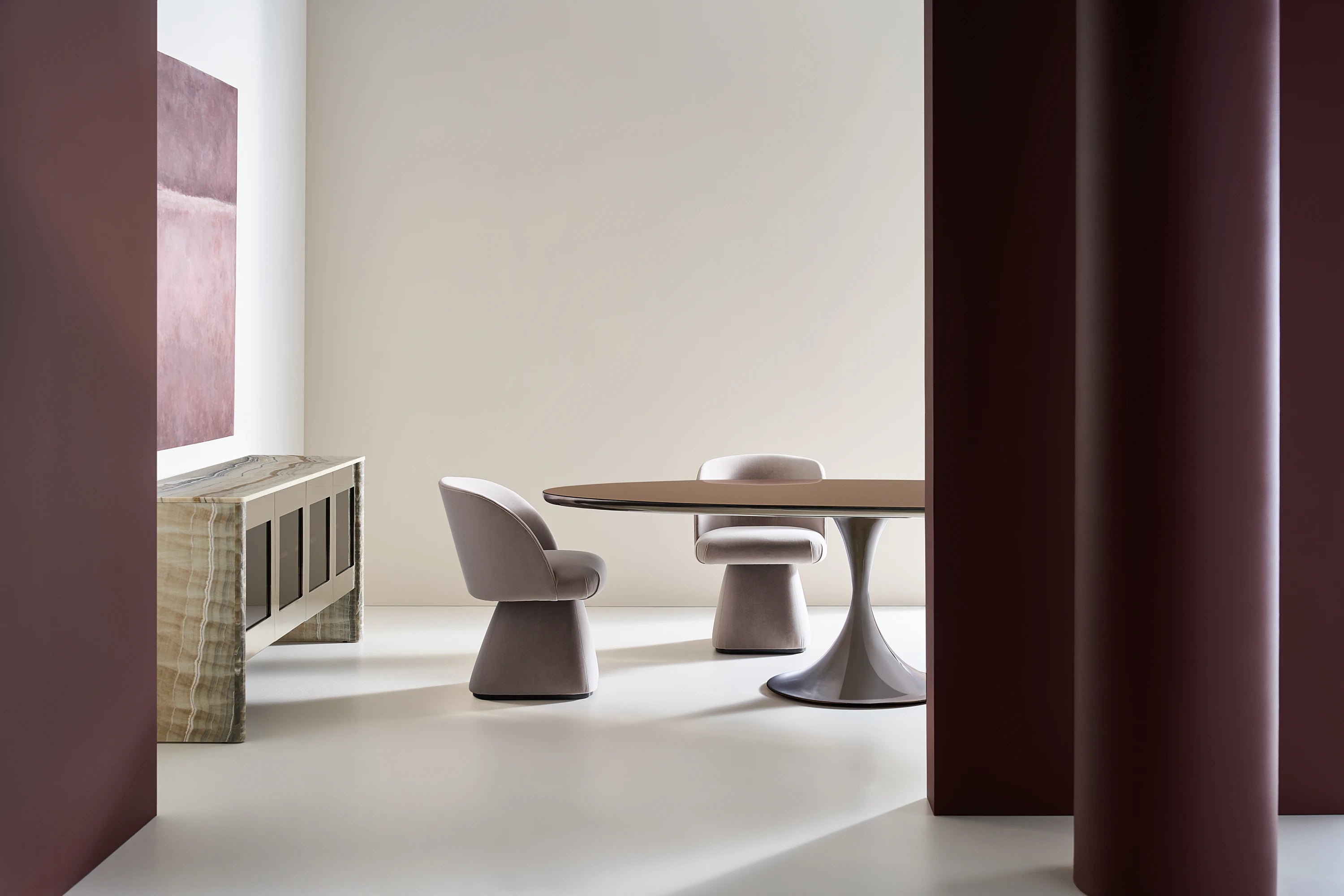 Semper 96 Oval in room - angle 1