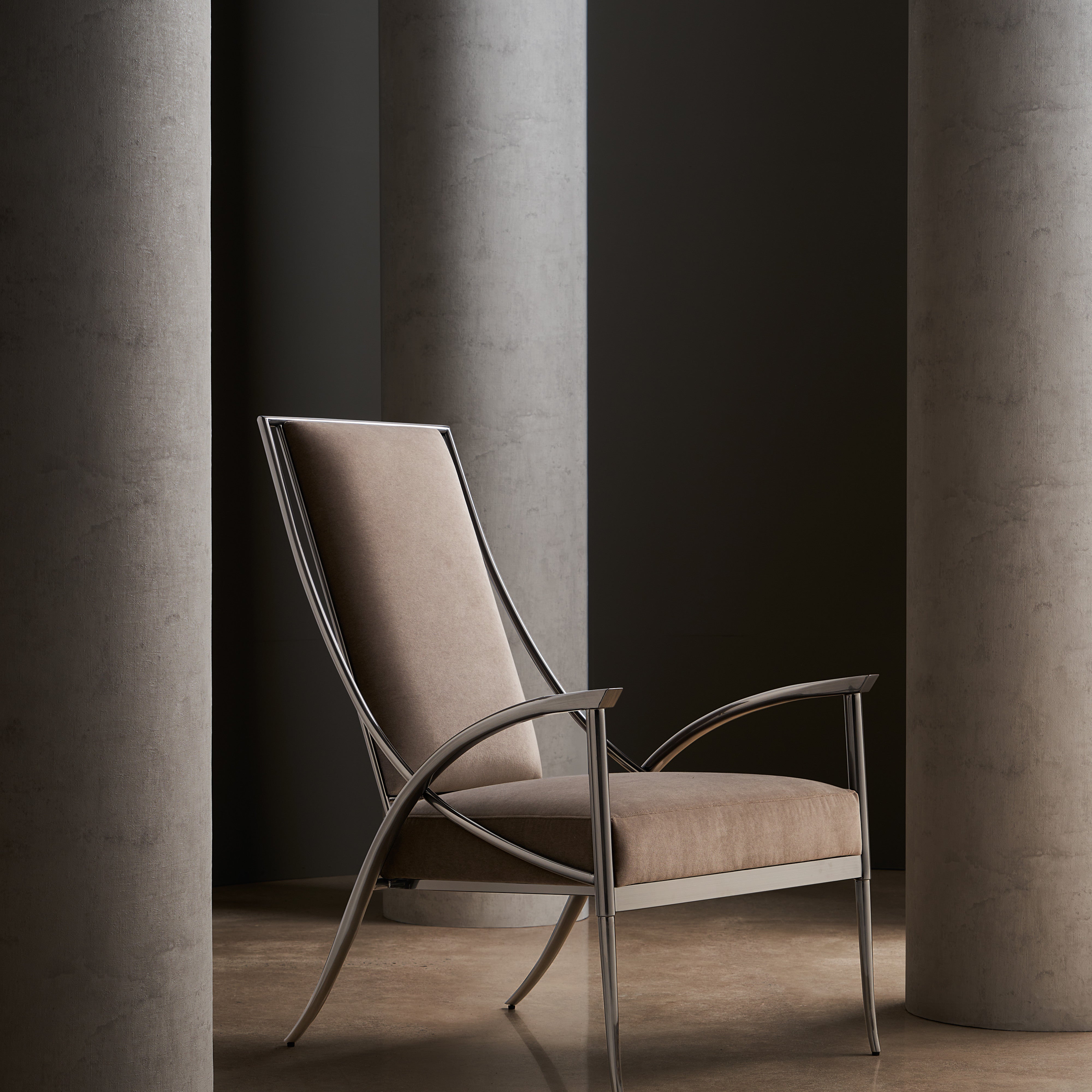 Mantis in room - angle 1