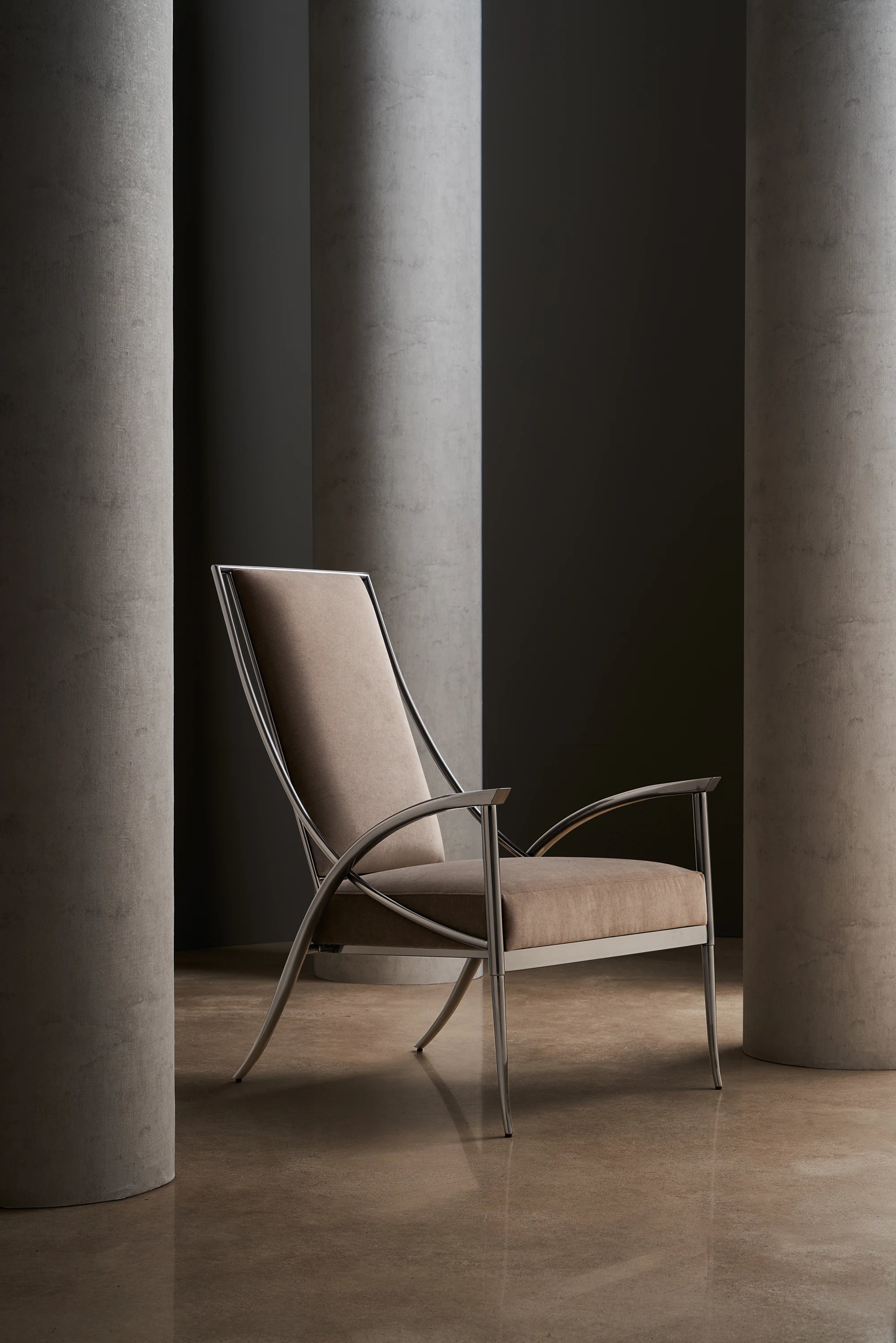 Mantis in room - angle 3.0