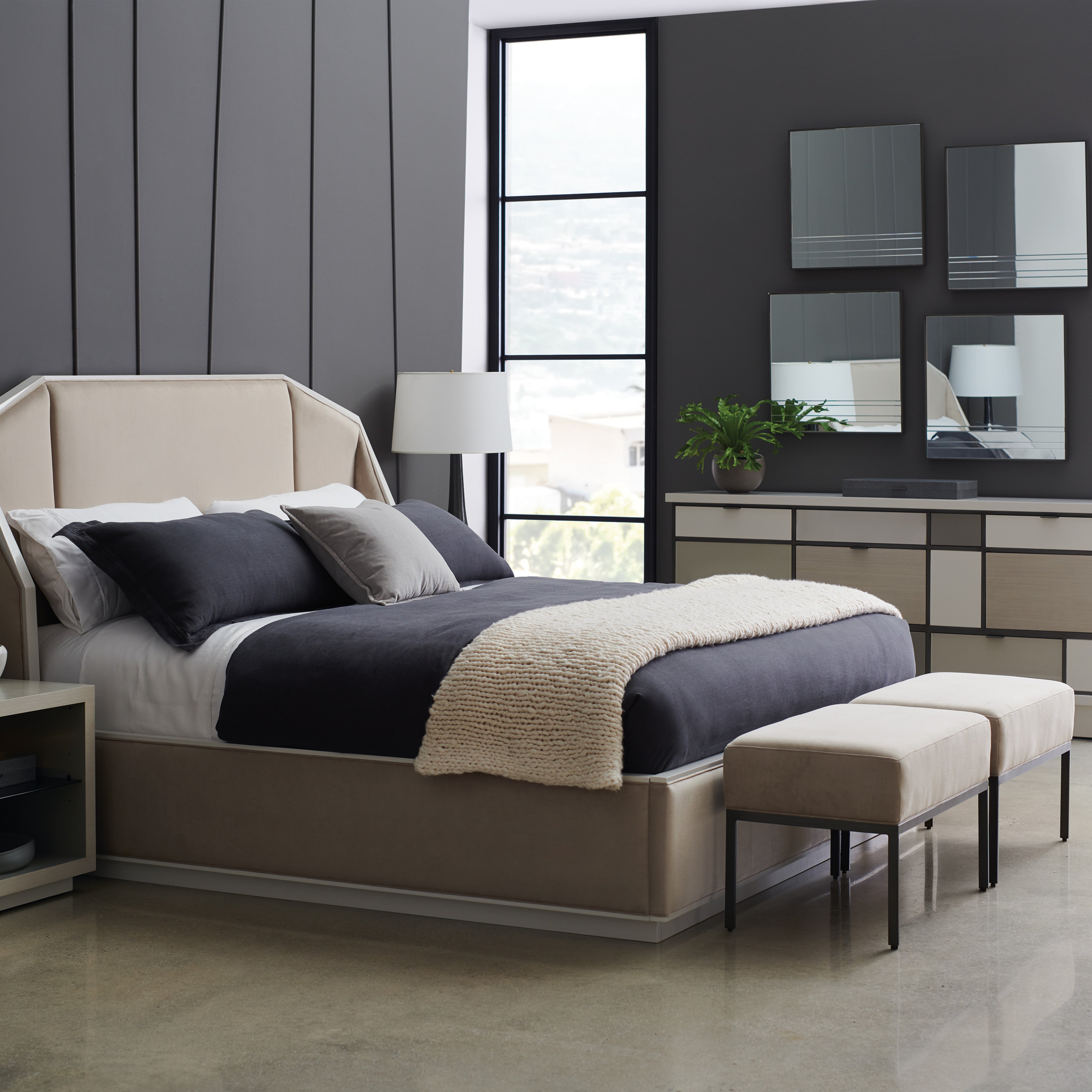 * Expressions Uph Bed - King in room - angle 2