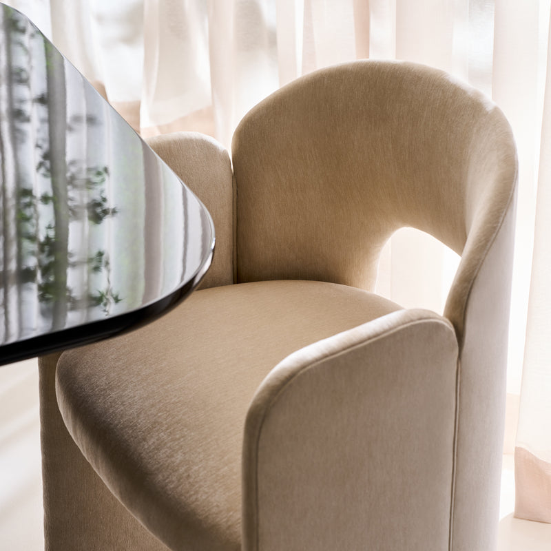 Overlap Arm Dining Chair