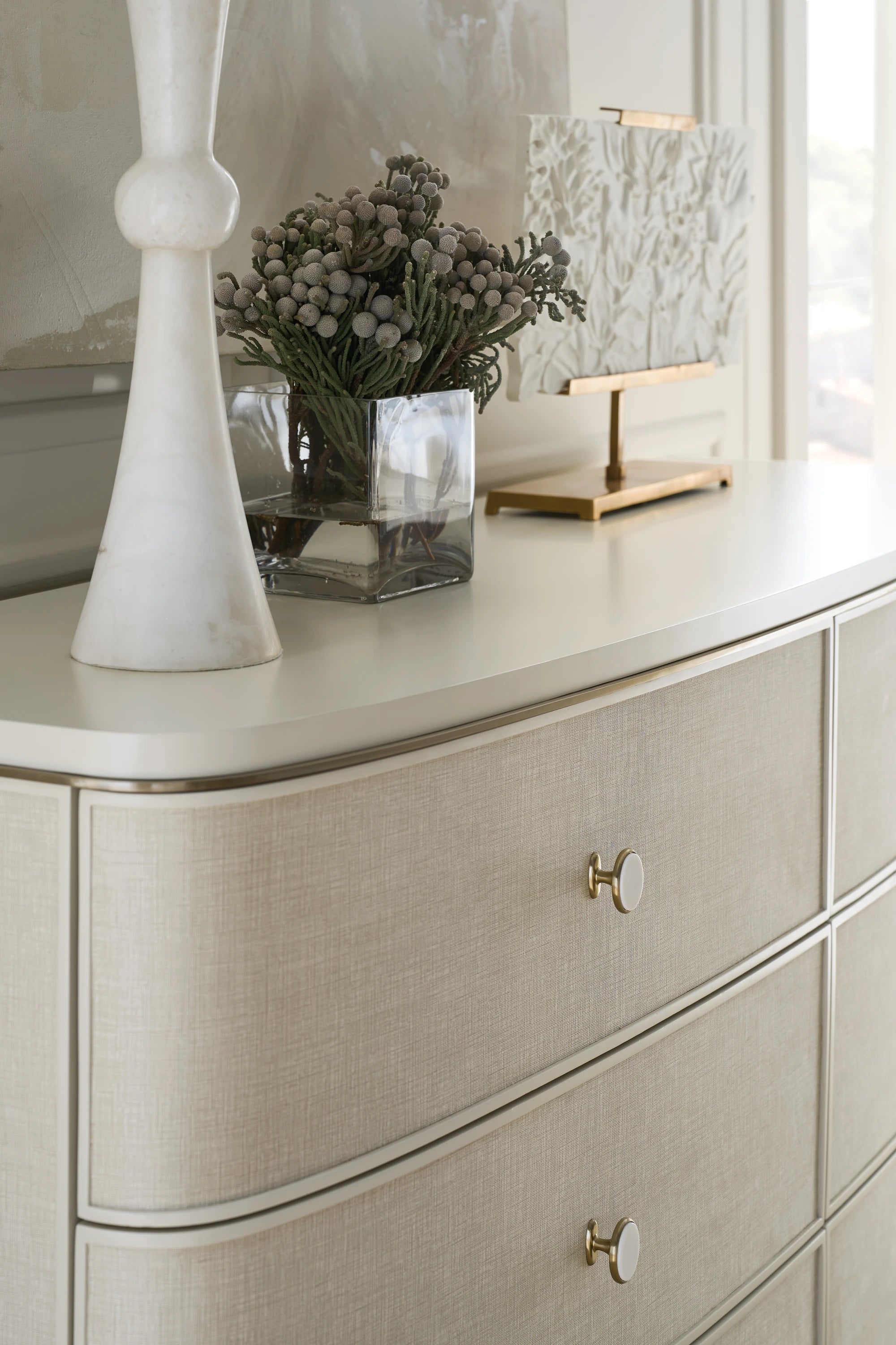 Lyon Dresser - detail 2.0