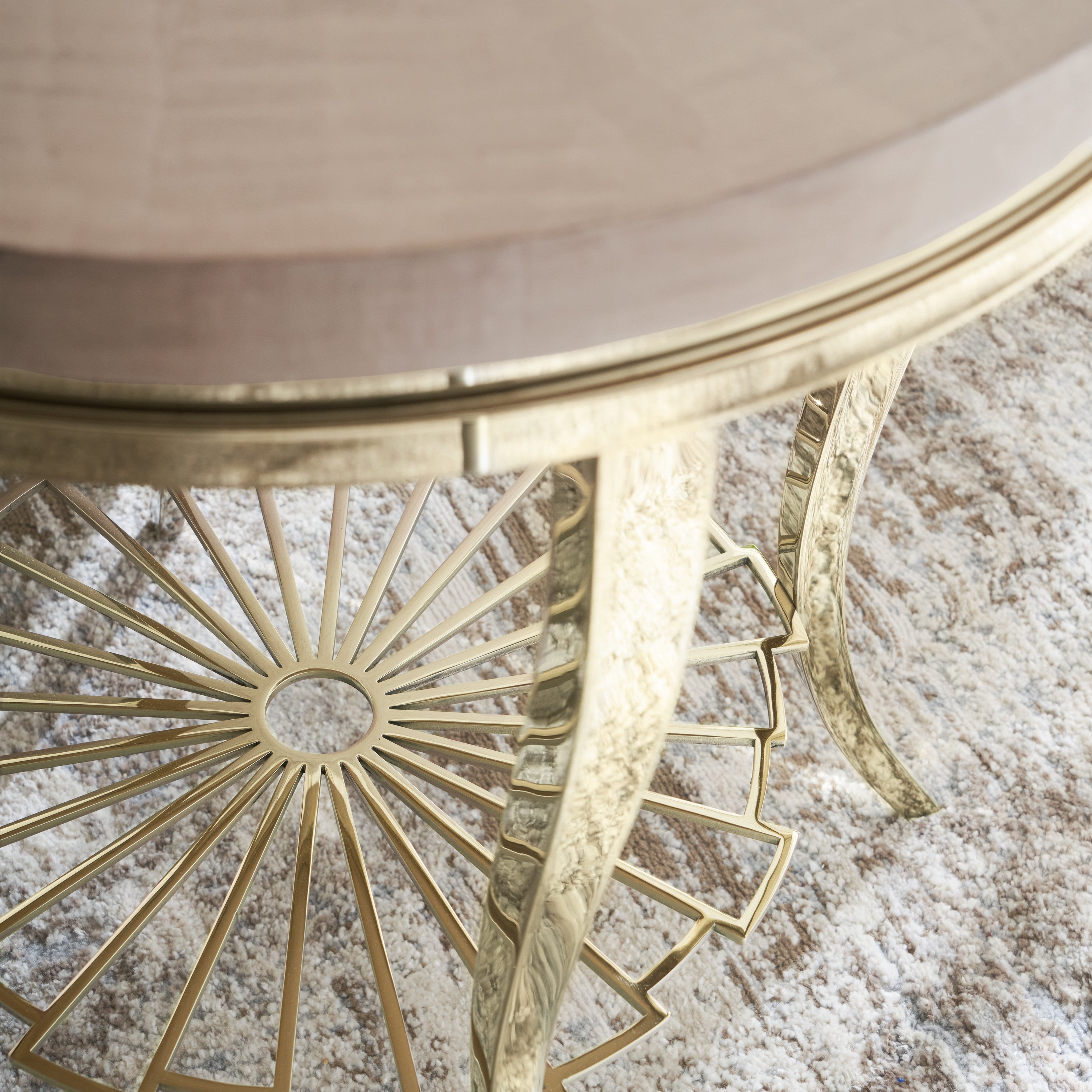 detail of Plie'