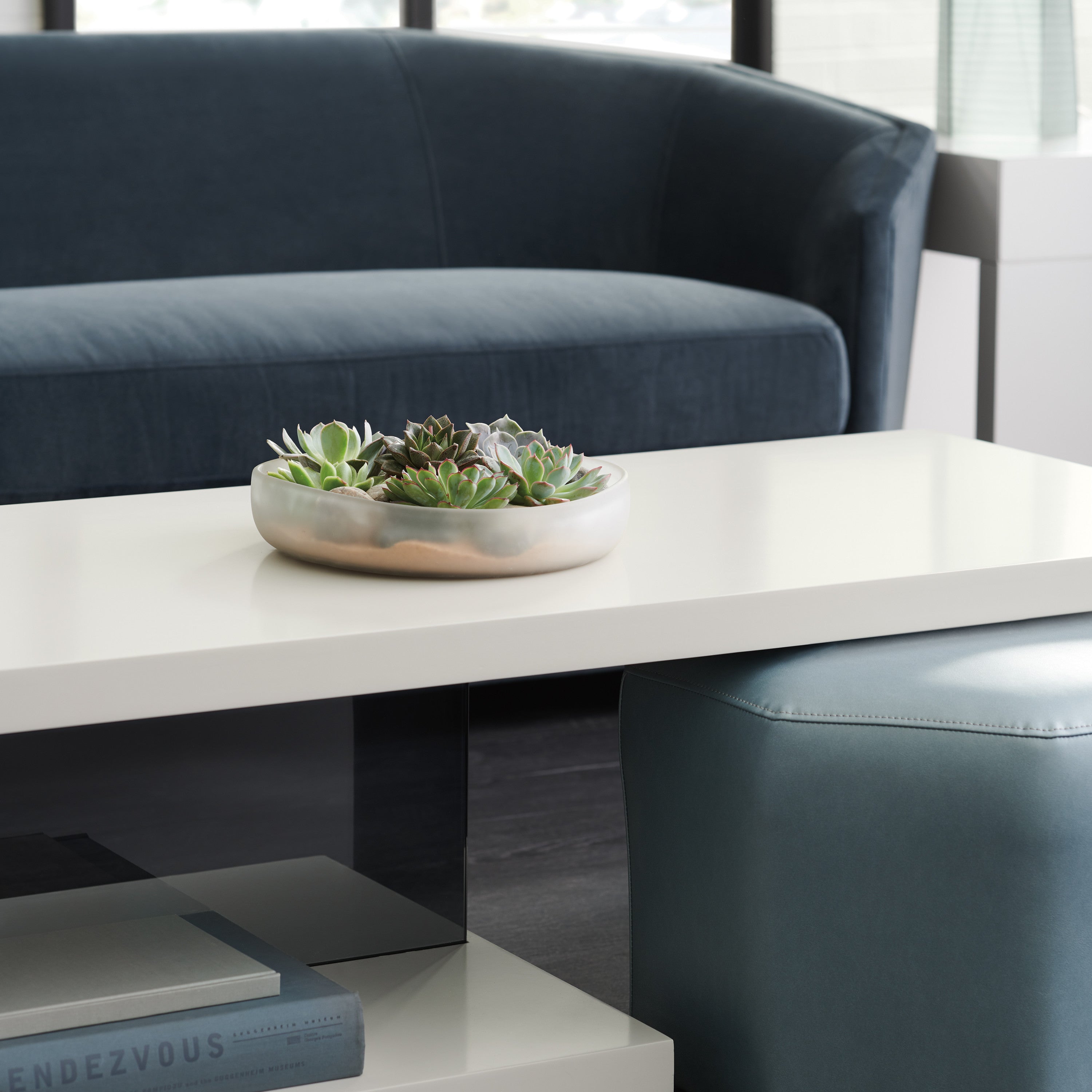 Expressions Cocktail Table - detail 2.0