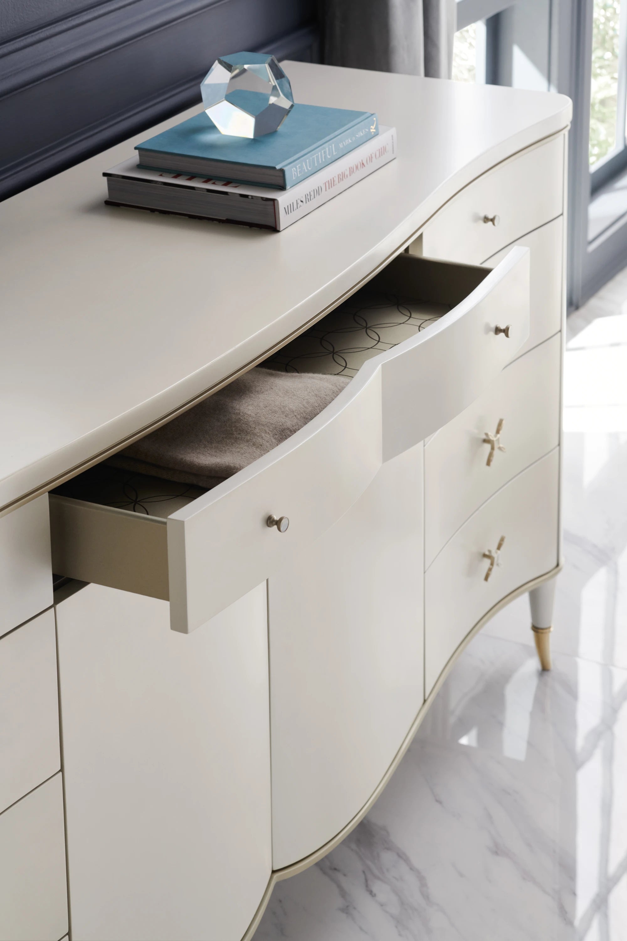 Belle Of The Ball - detail 3.0