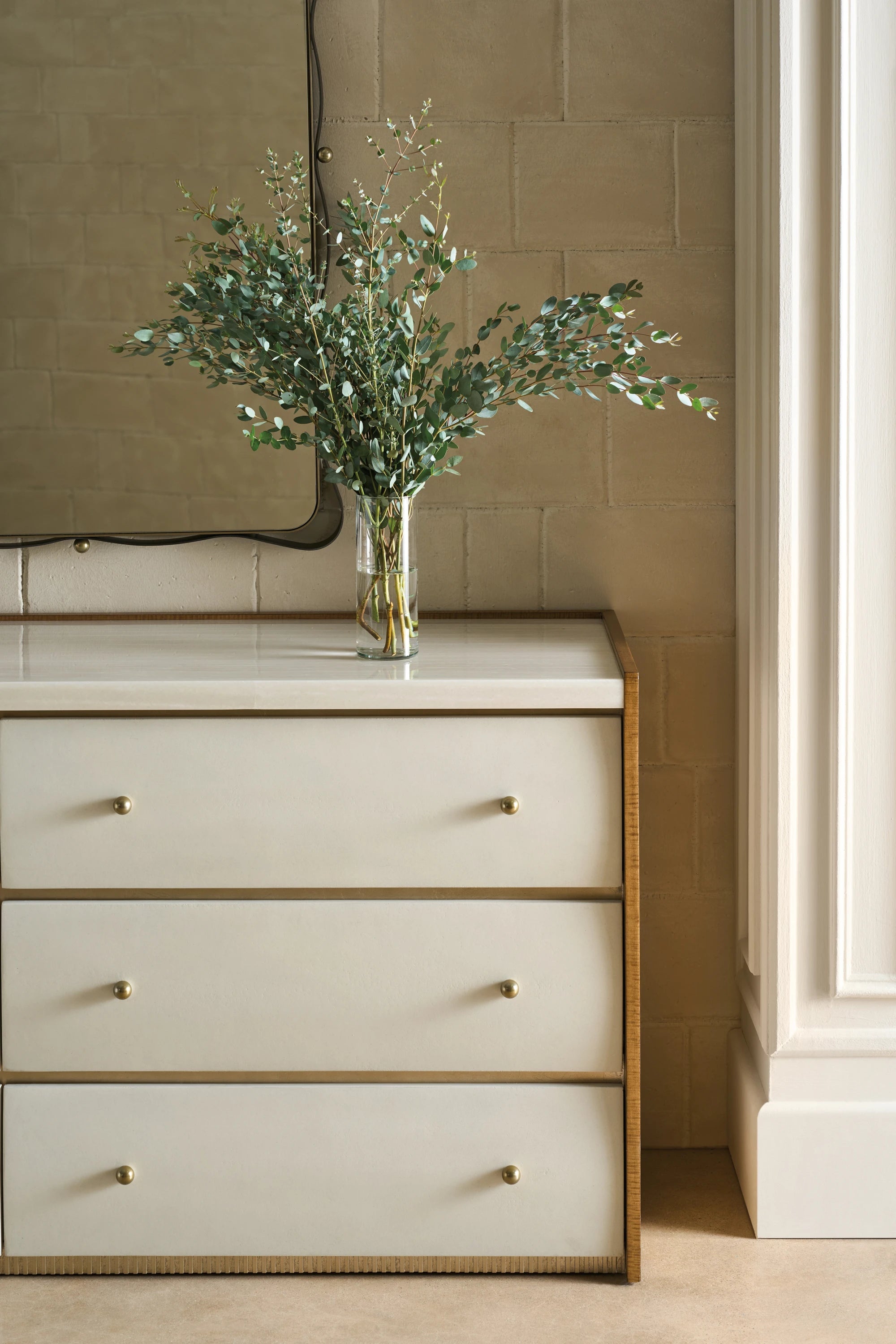 Avignon Dresser - detail 2.0