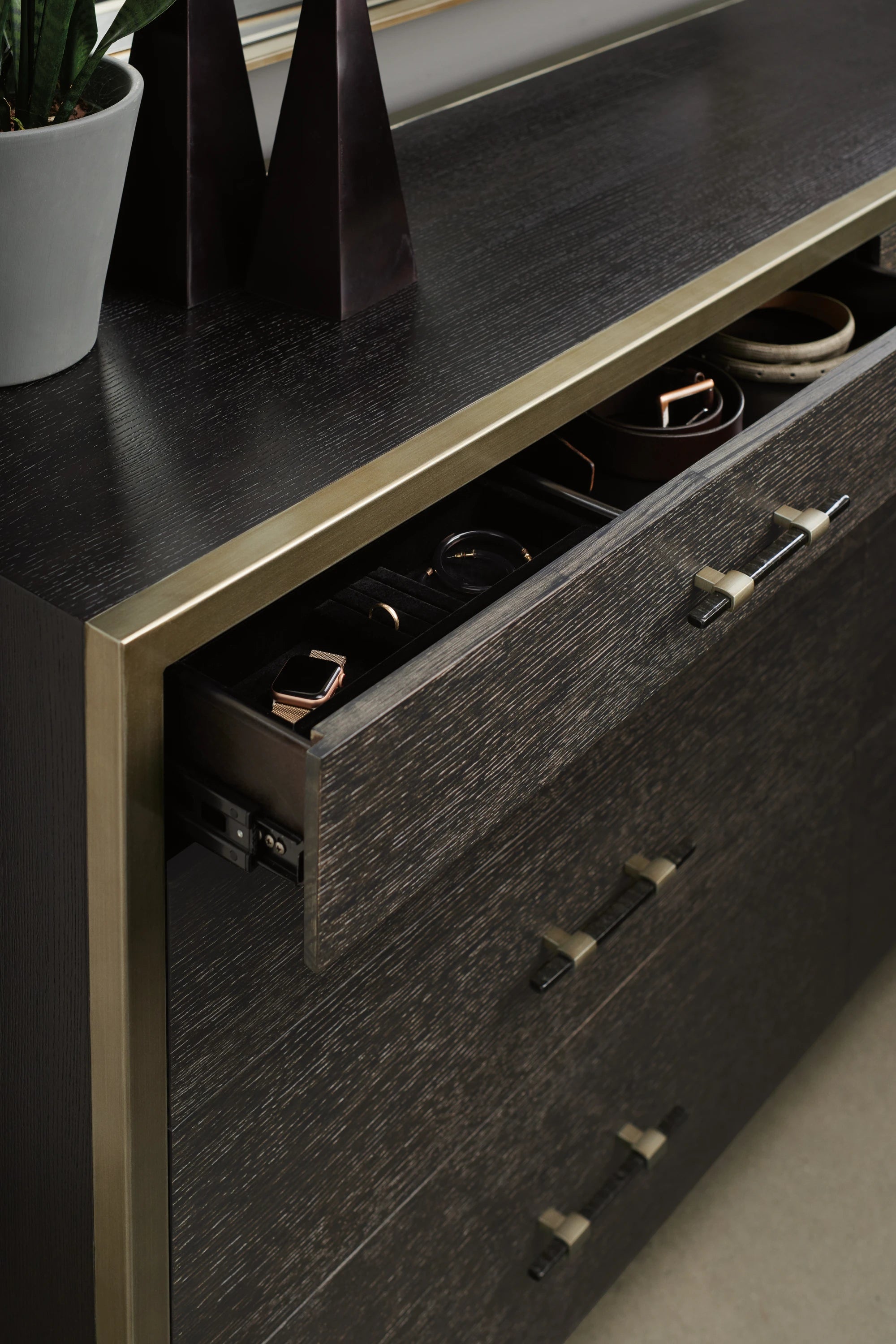 Remix Double Dresser - detail 2.0