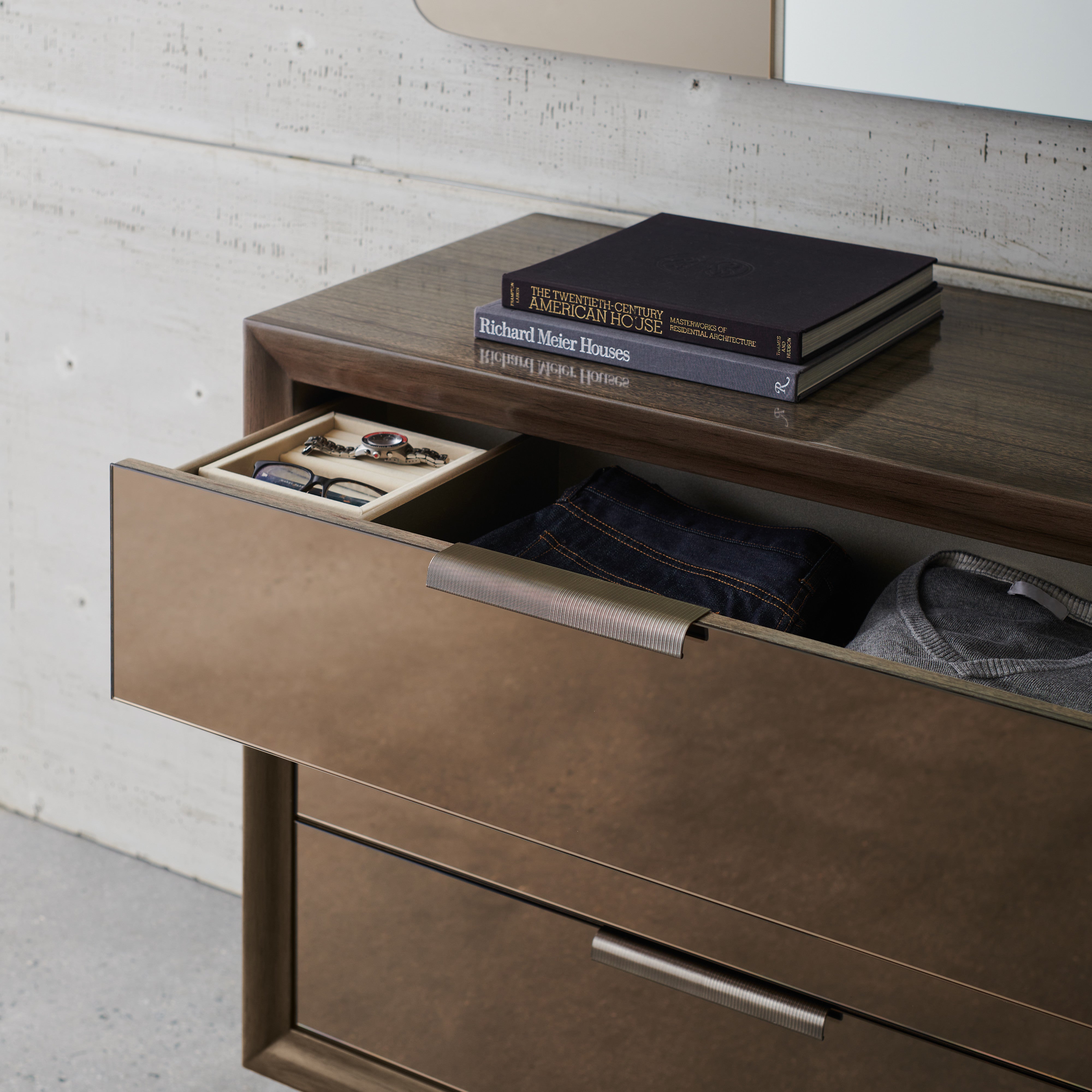 detail of La Moda Dresser
