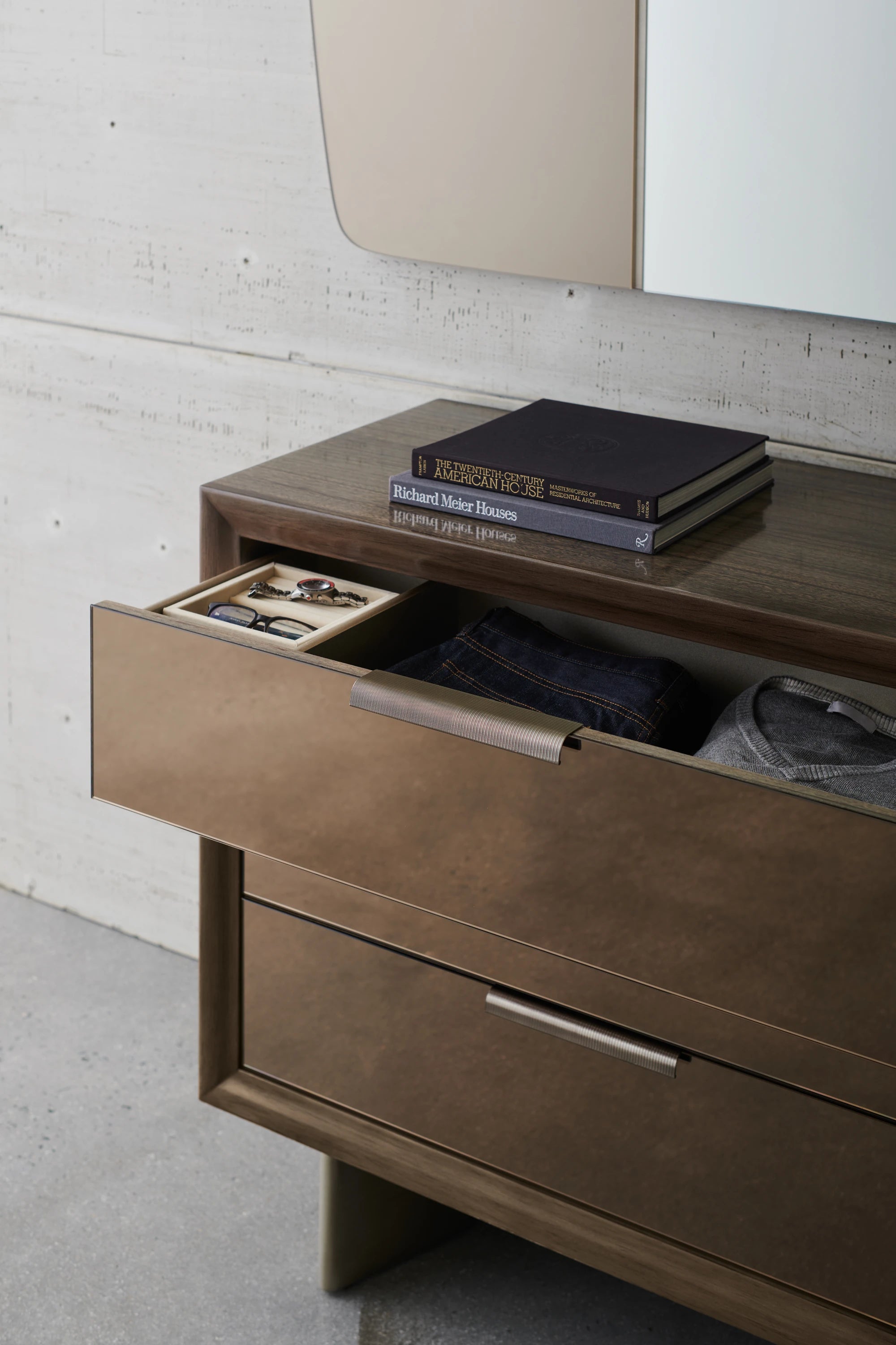 La Moda Dresser - detail 2.0