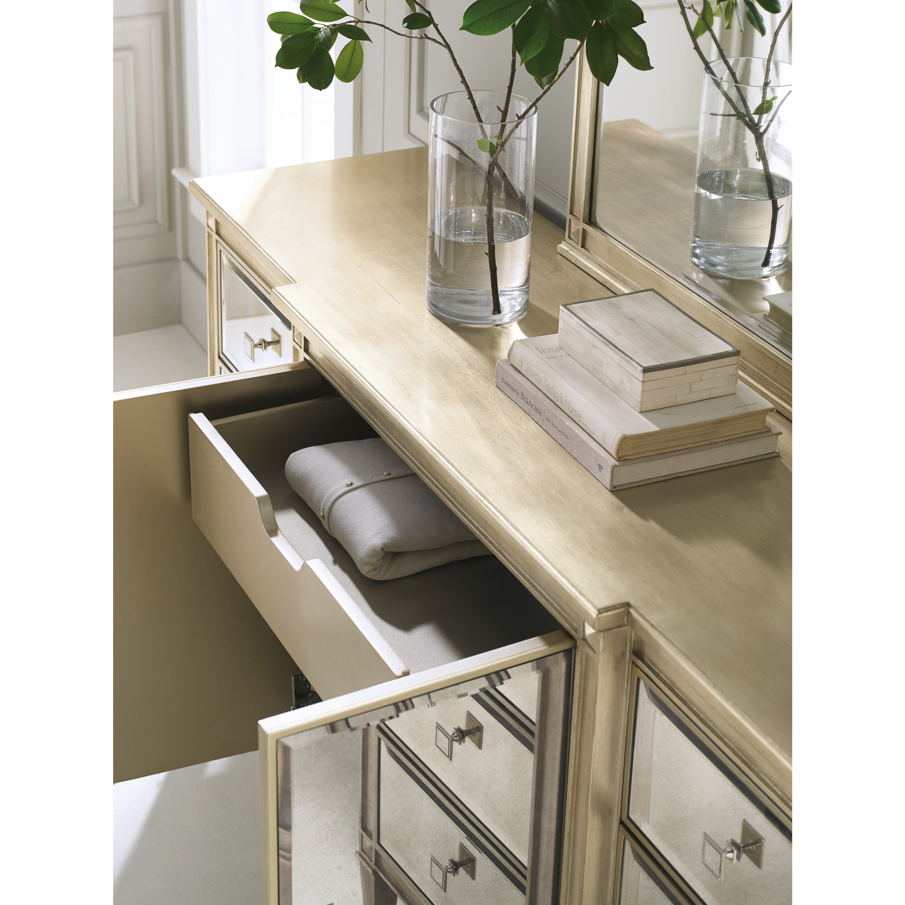 La-Dee-Dah - detail 2.0