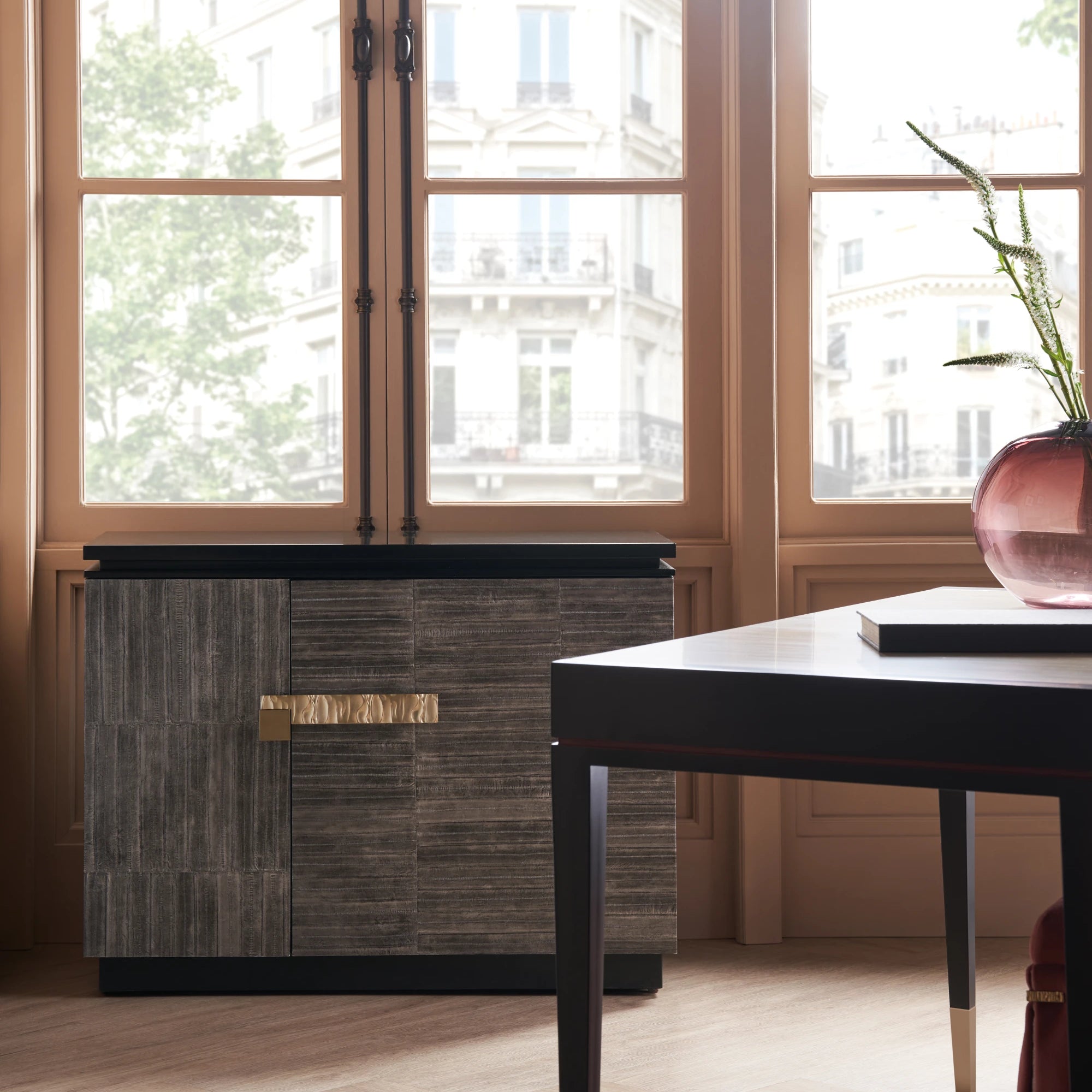 Nigiri in room - angle 1