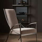 Mantis in room - angle 2