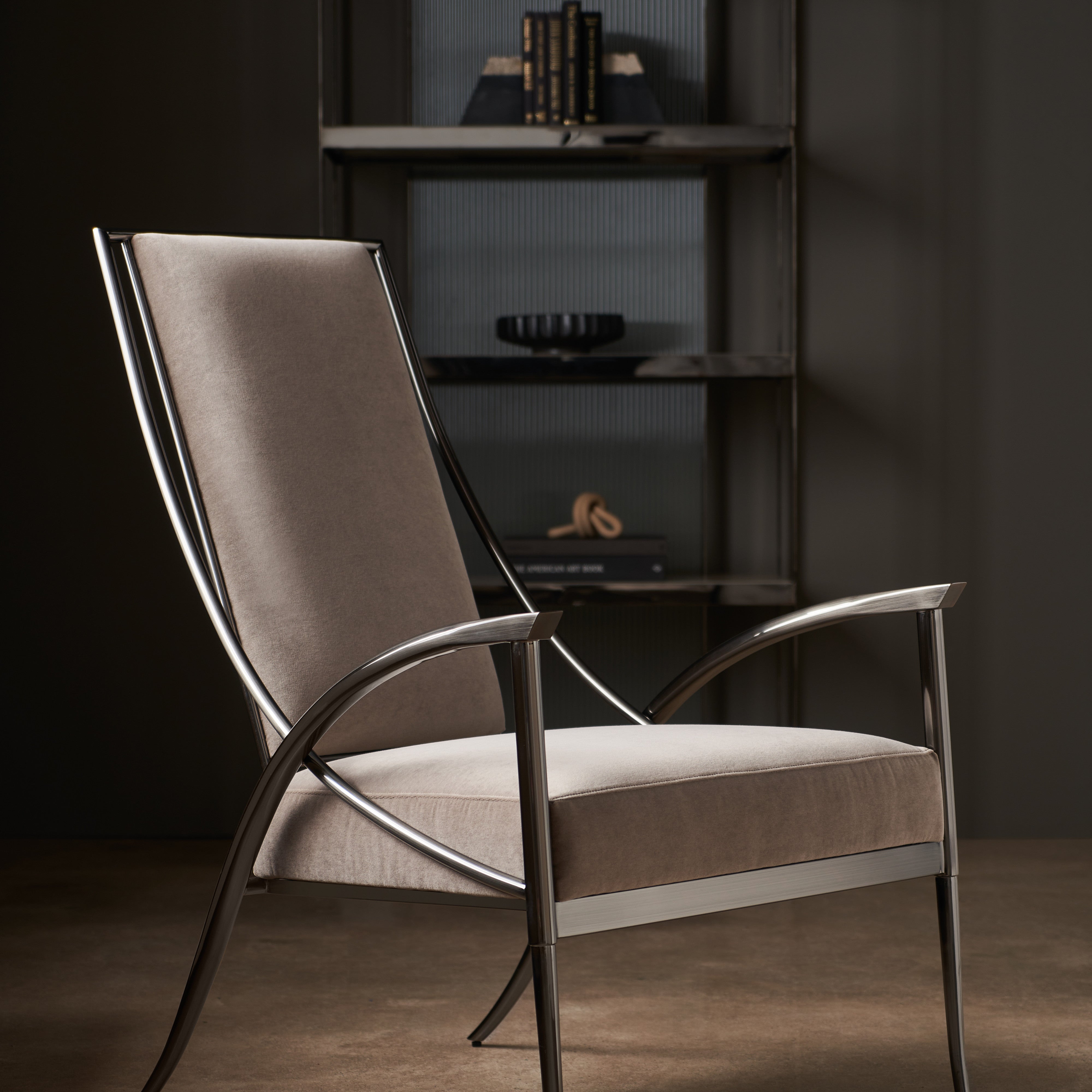 Mantis in room - angle 2