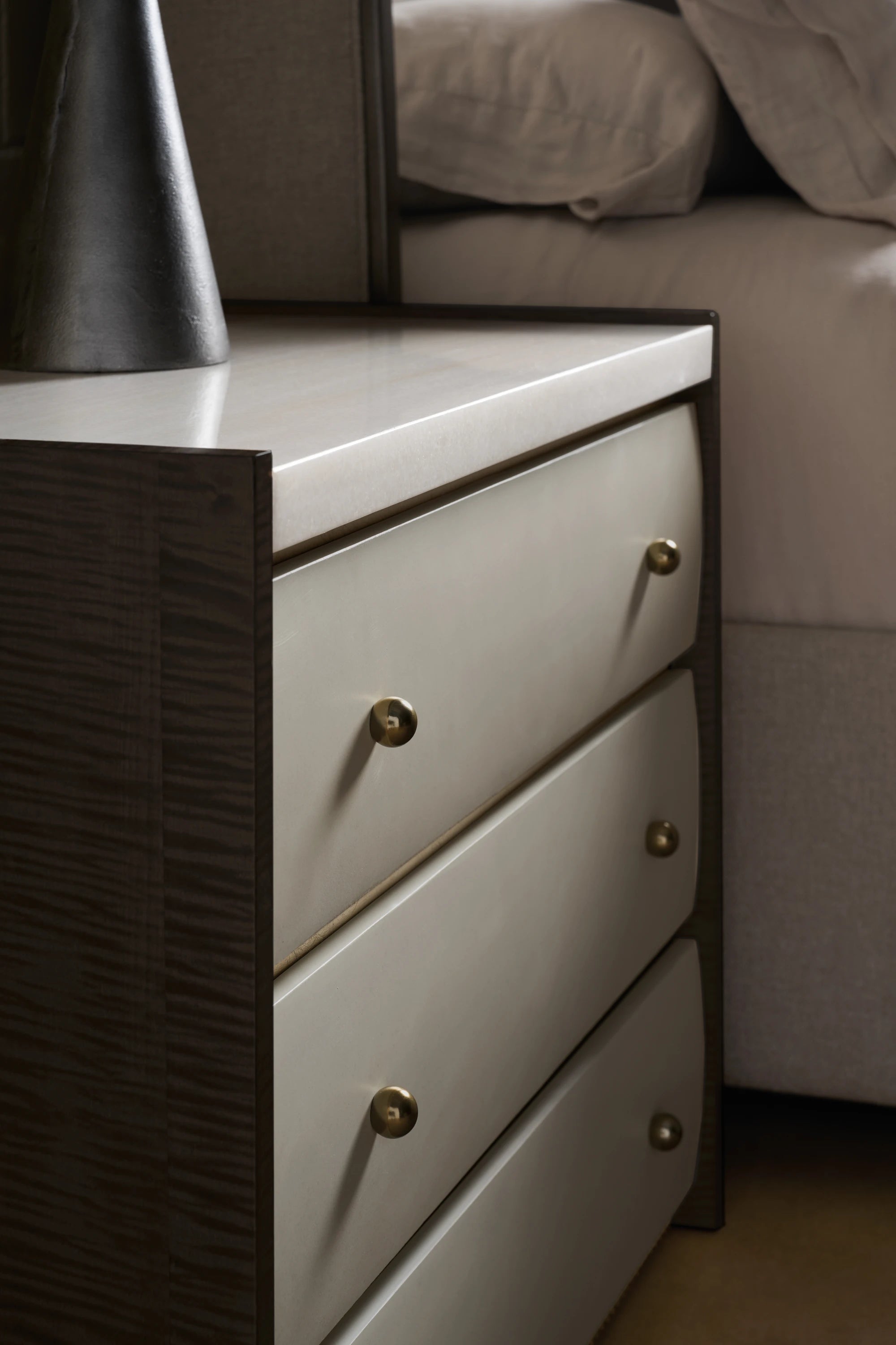 Avignon Bronze Nightstand - detail 2.0