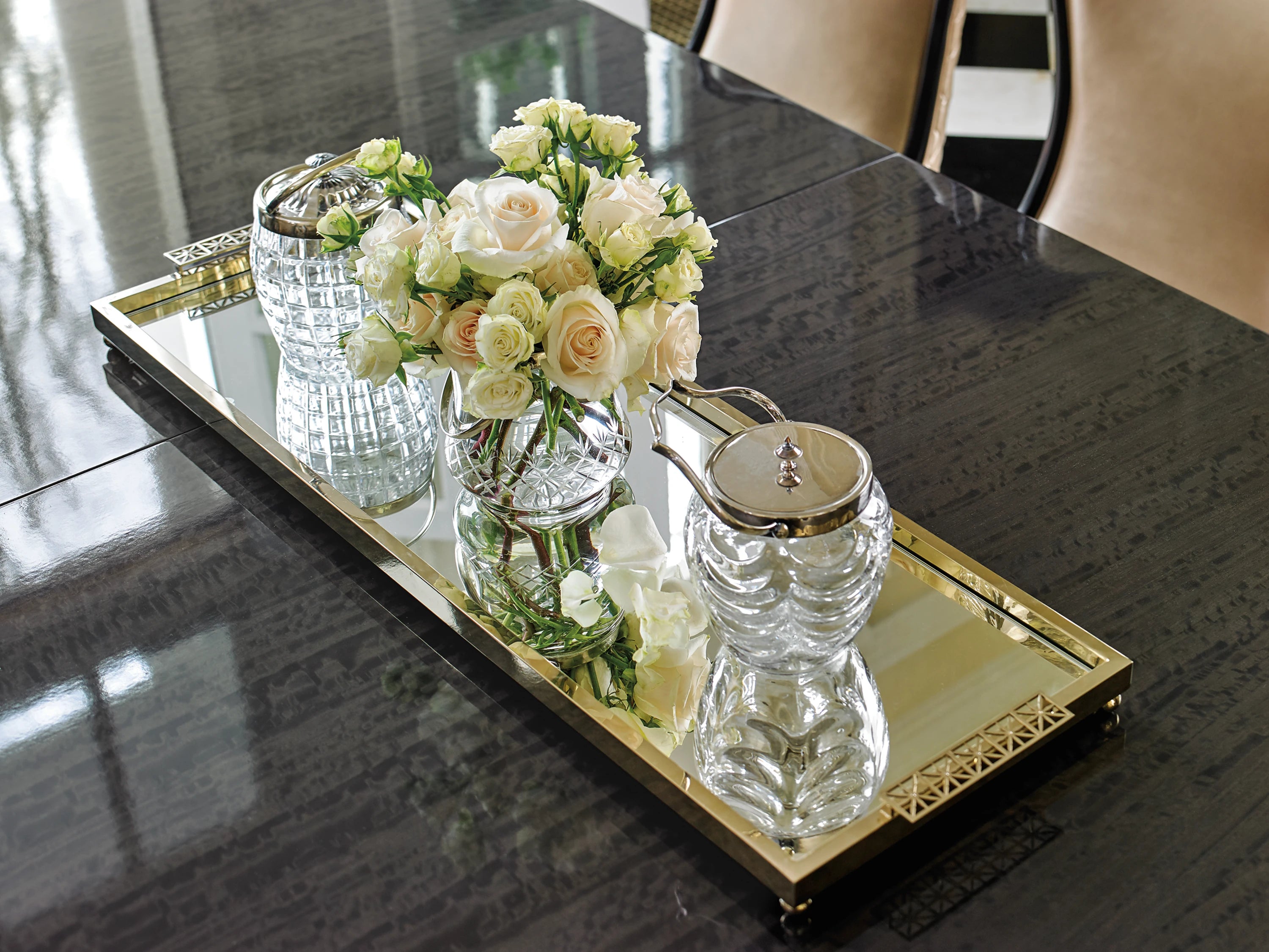 The Aristocrat Dining Table - detail 18.0
