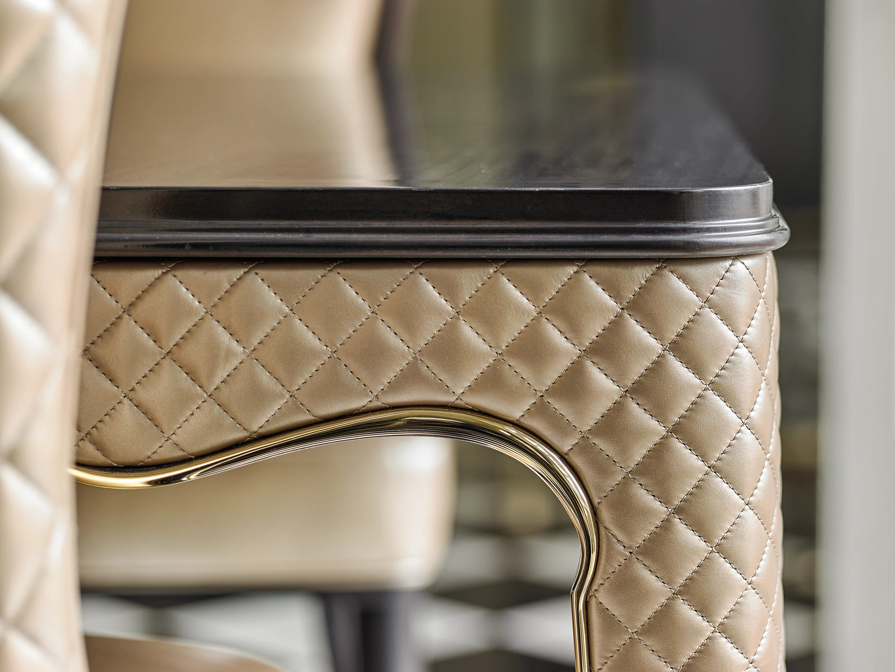 The Aristocrat Dining Table - detail 14.0