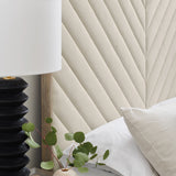 * Meet U In The Middle - Queen - detail 2.0