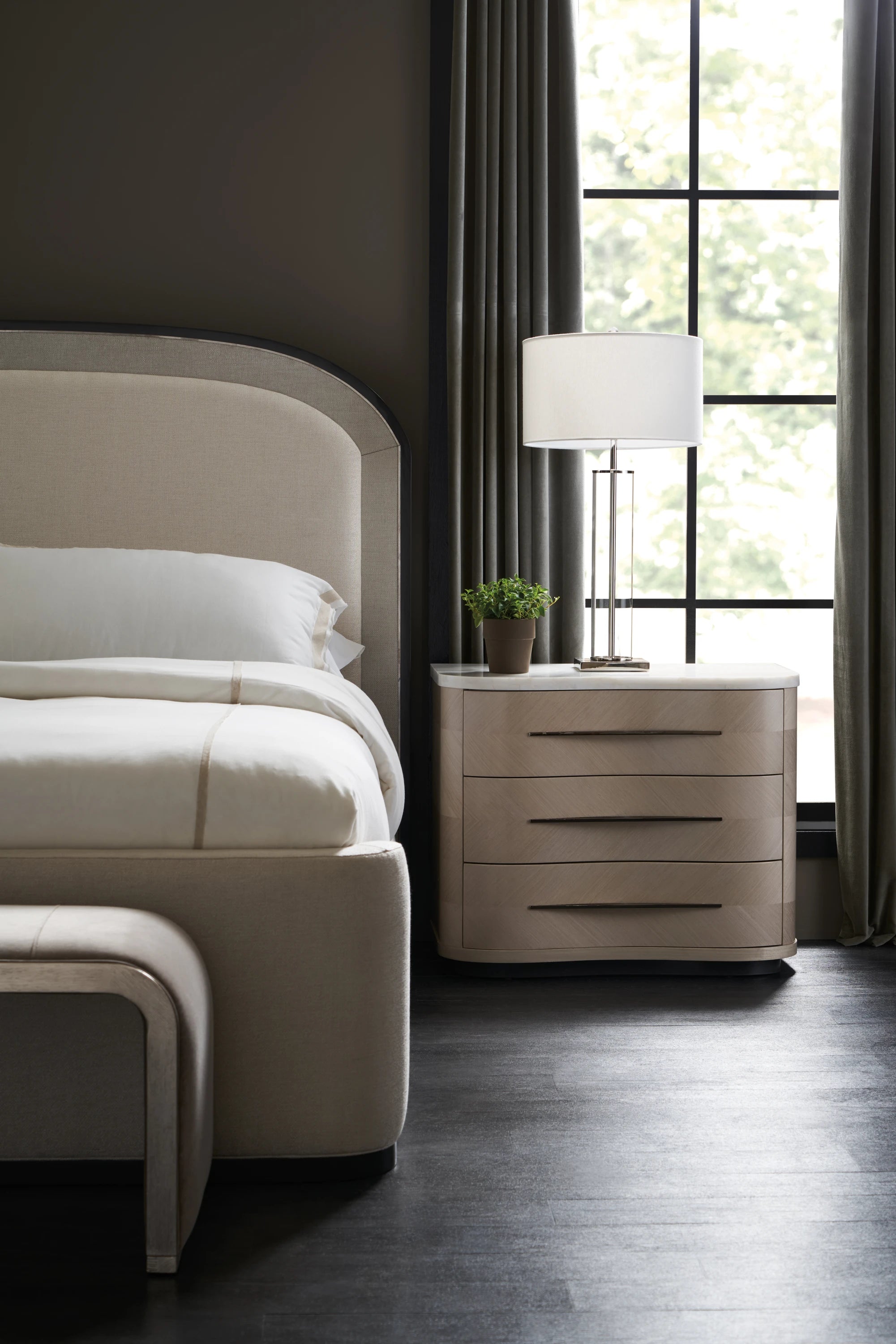 Nomadic in room - angle 1