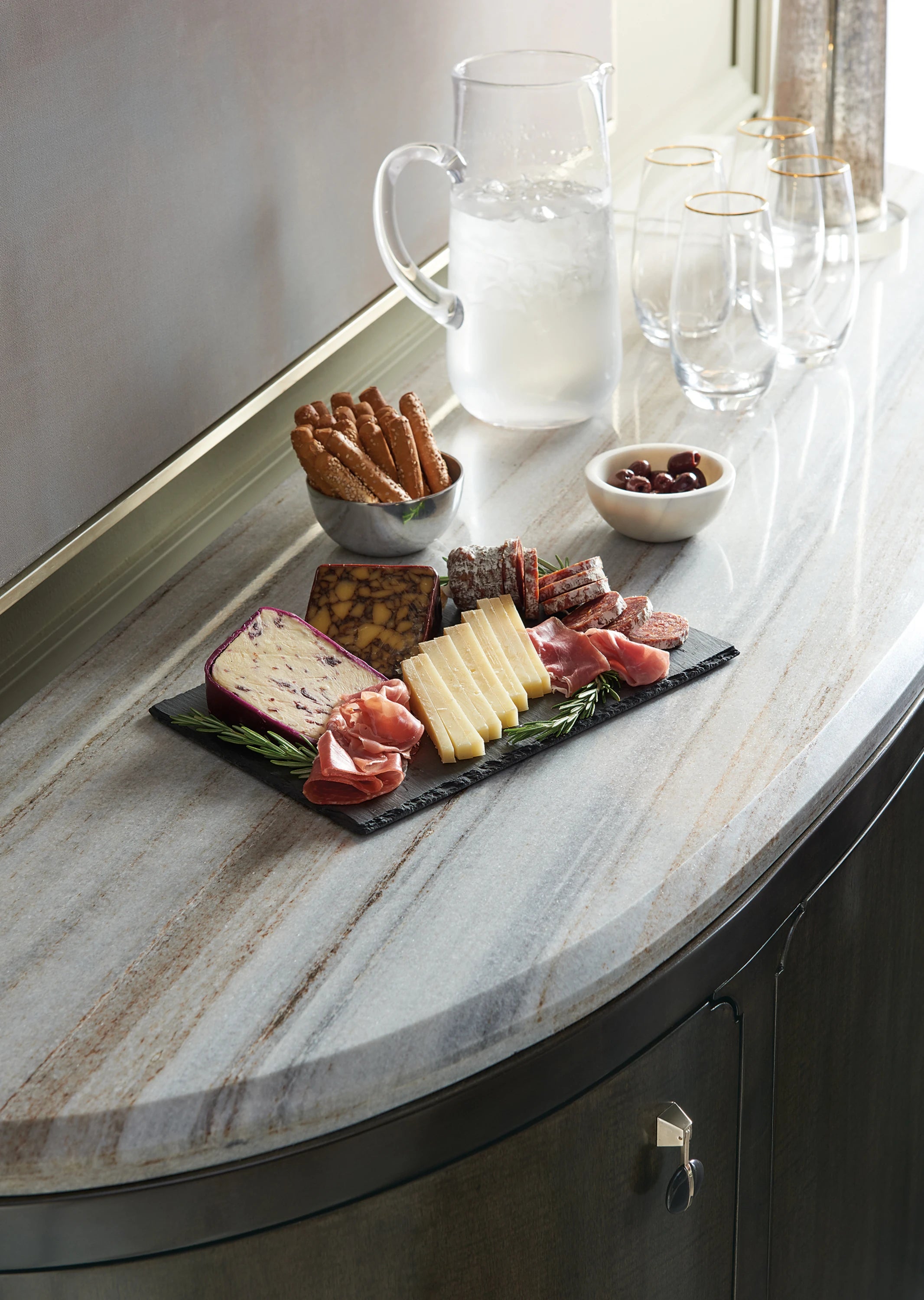 Serve Yourself - detail 3.0