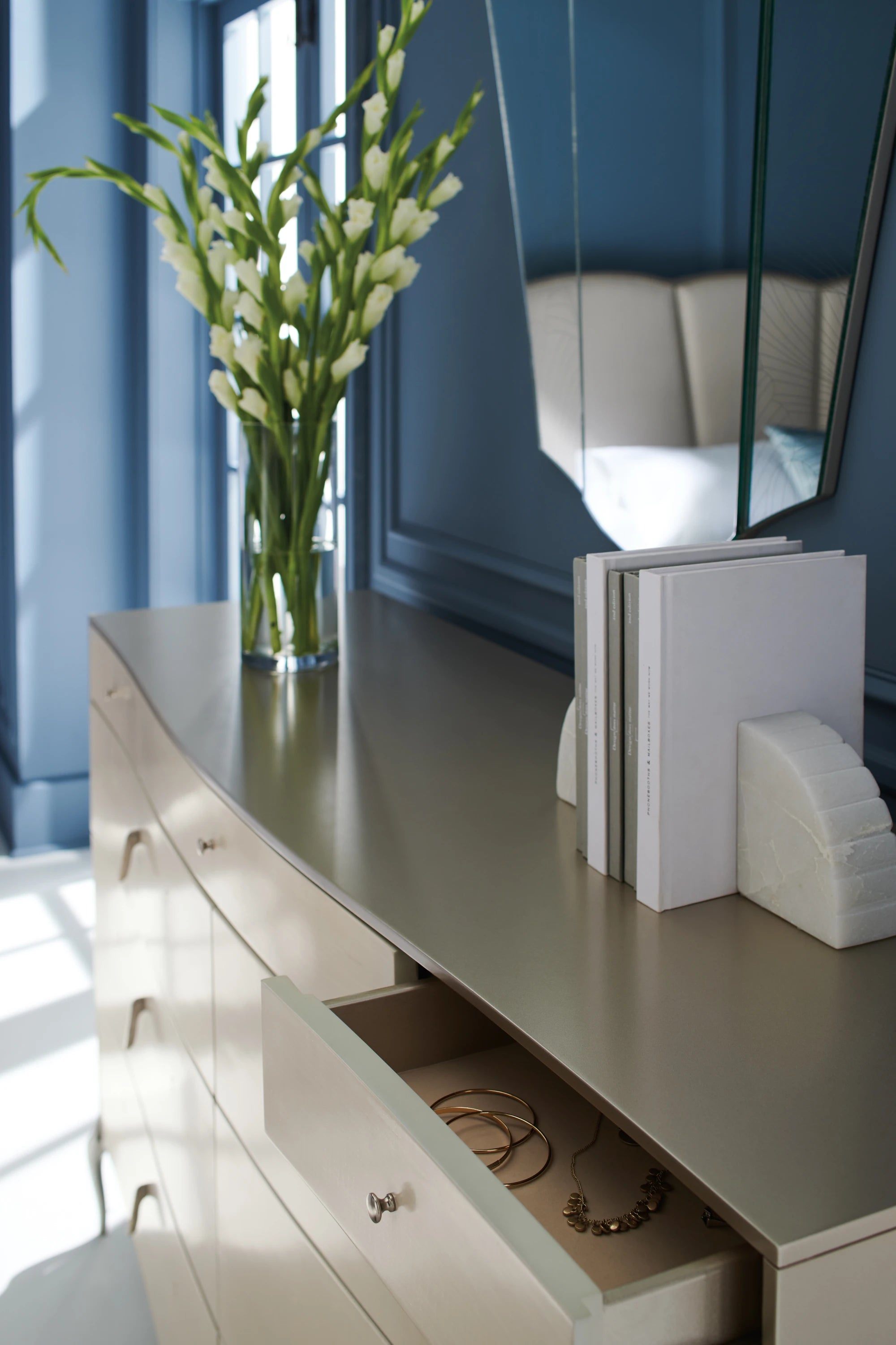 Dress To Impress - detail 2.0